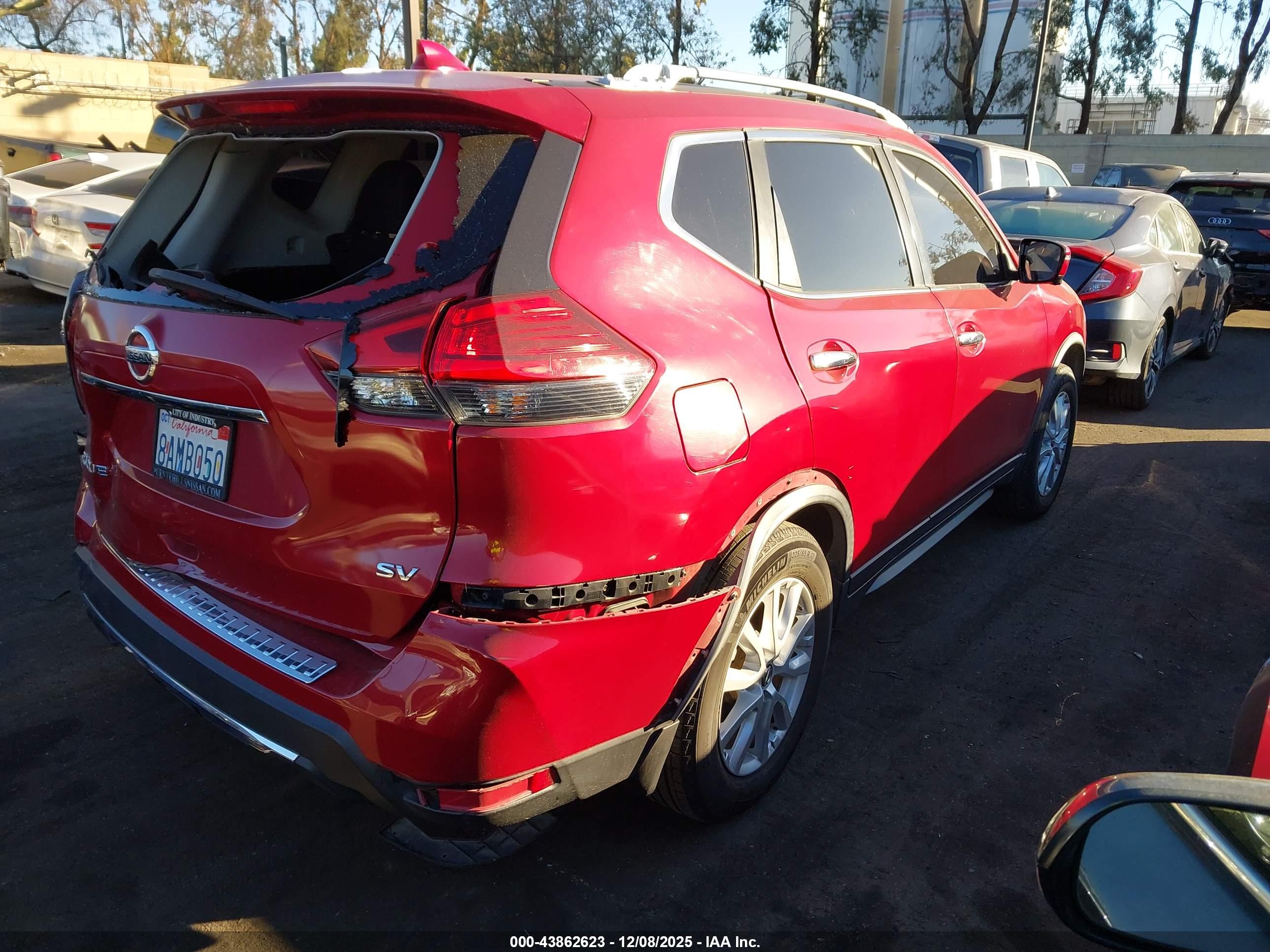 NISSAN ROGUE image 4