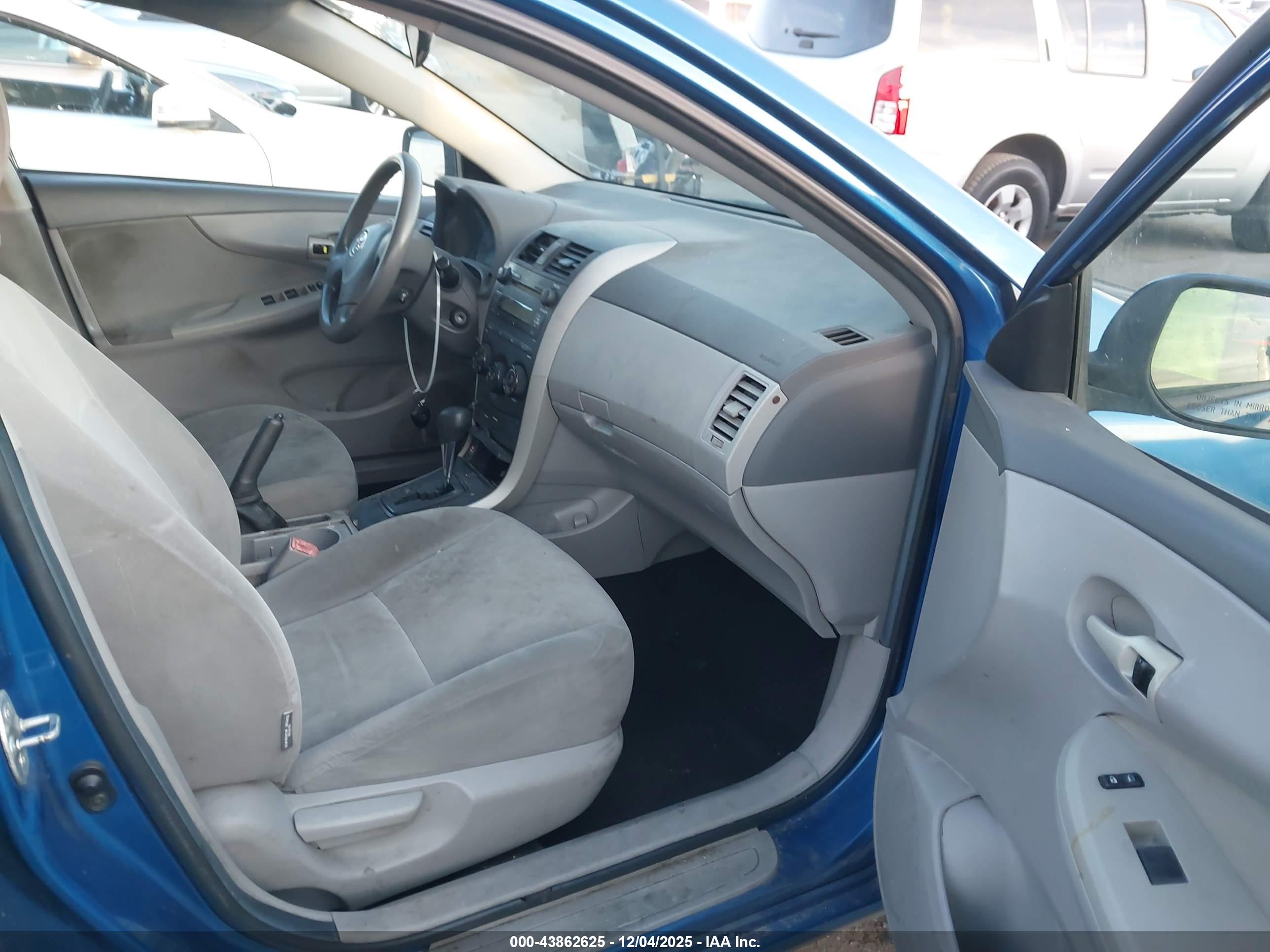 TOYOTA COROLLA image 5
