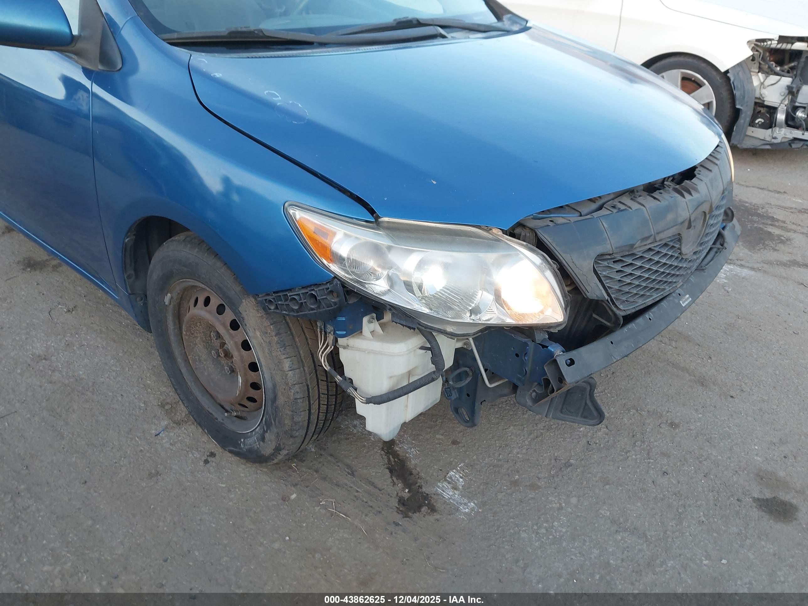 TOYOTA COROLLA image 6