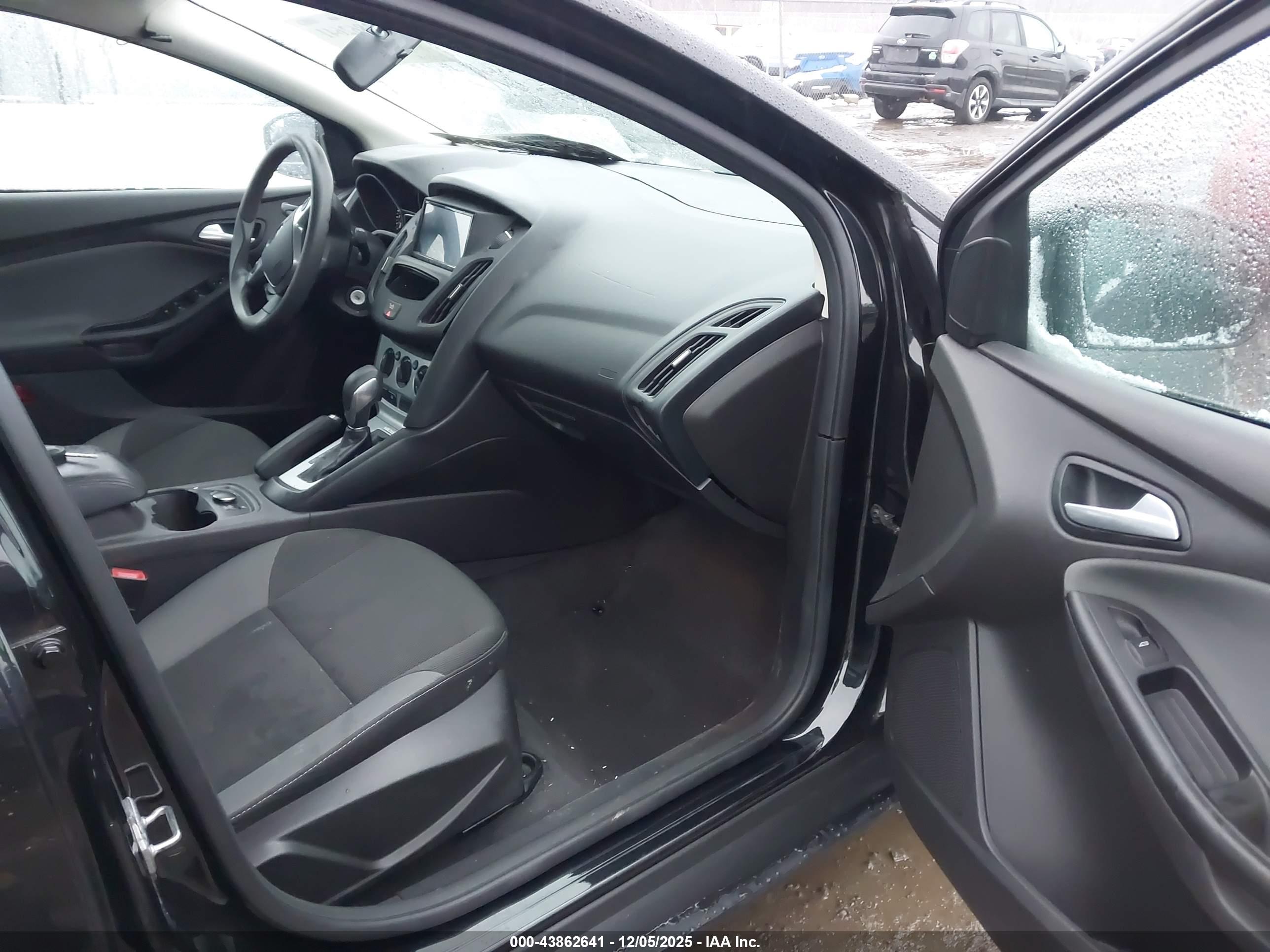 FORD FOCUS image 5
