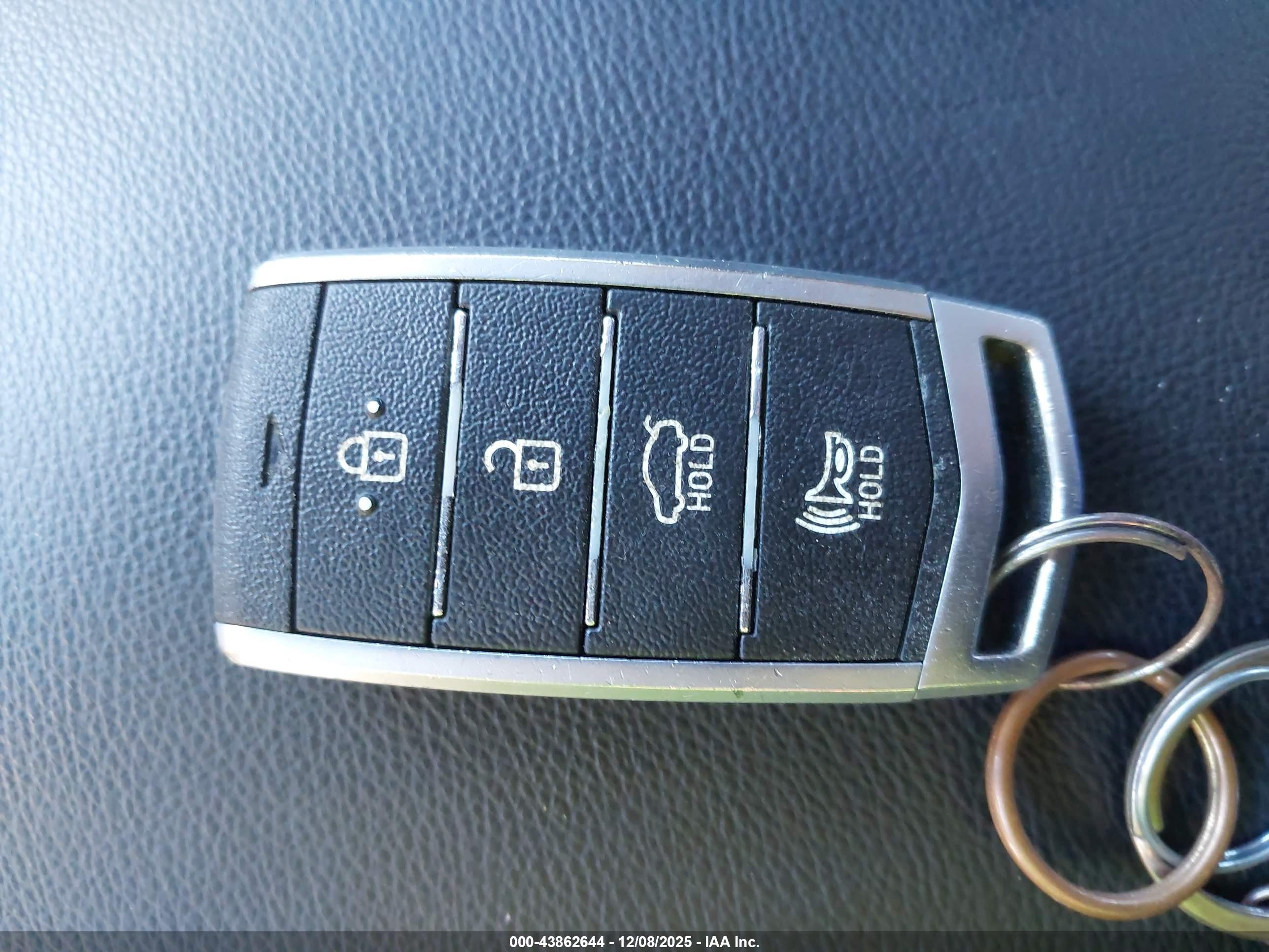 GENESIS G70 image 11