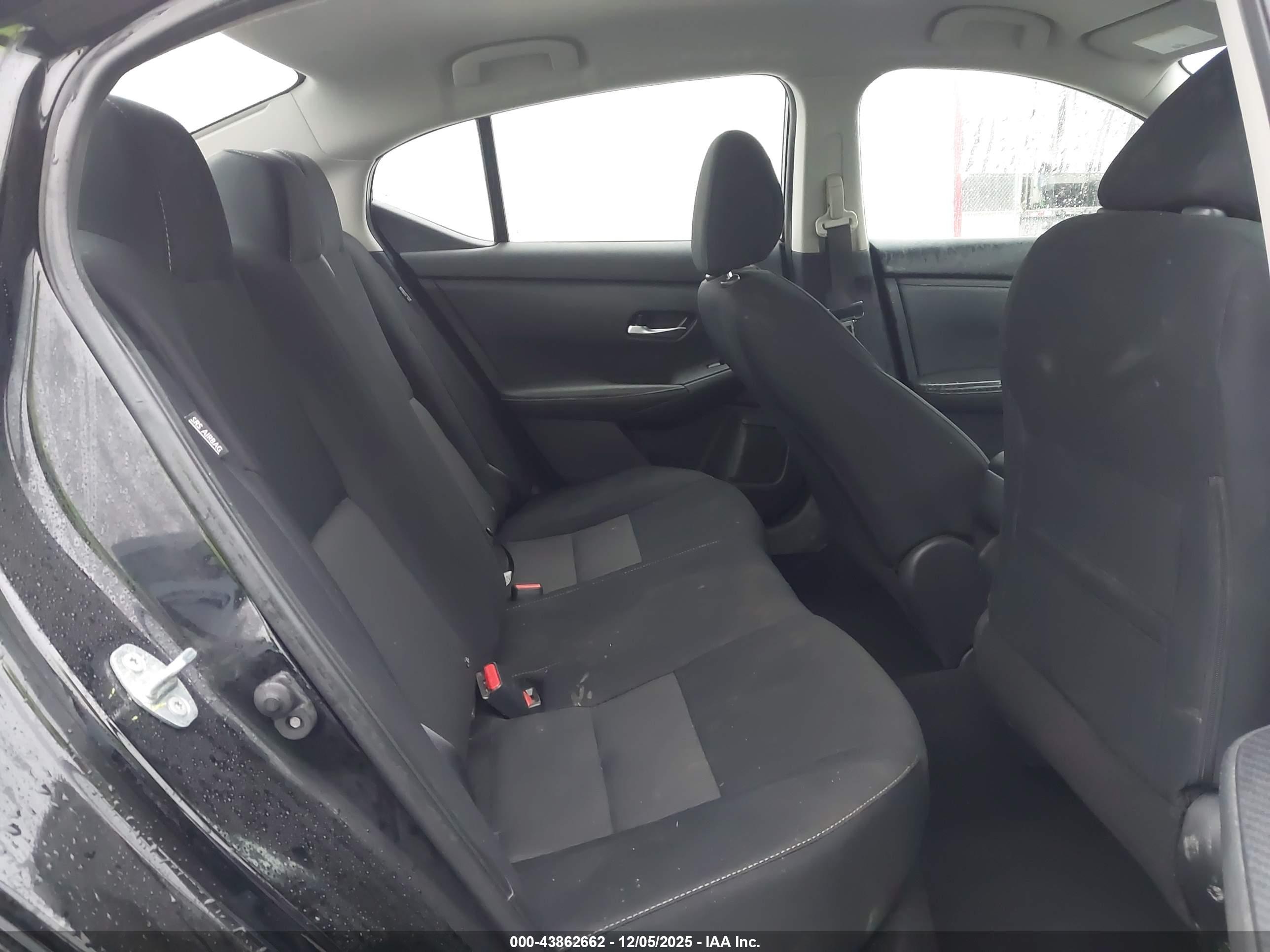 NISSAN SENTRA image 8