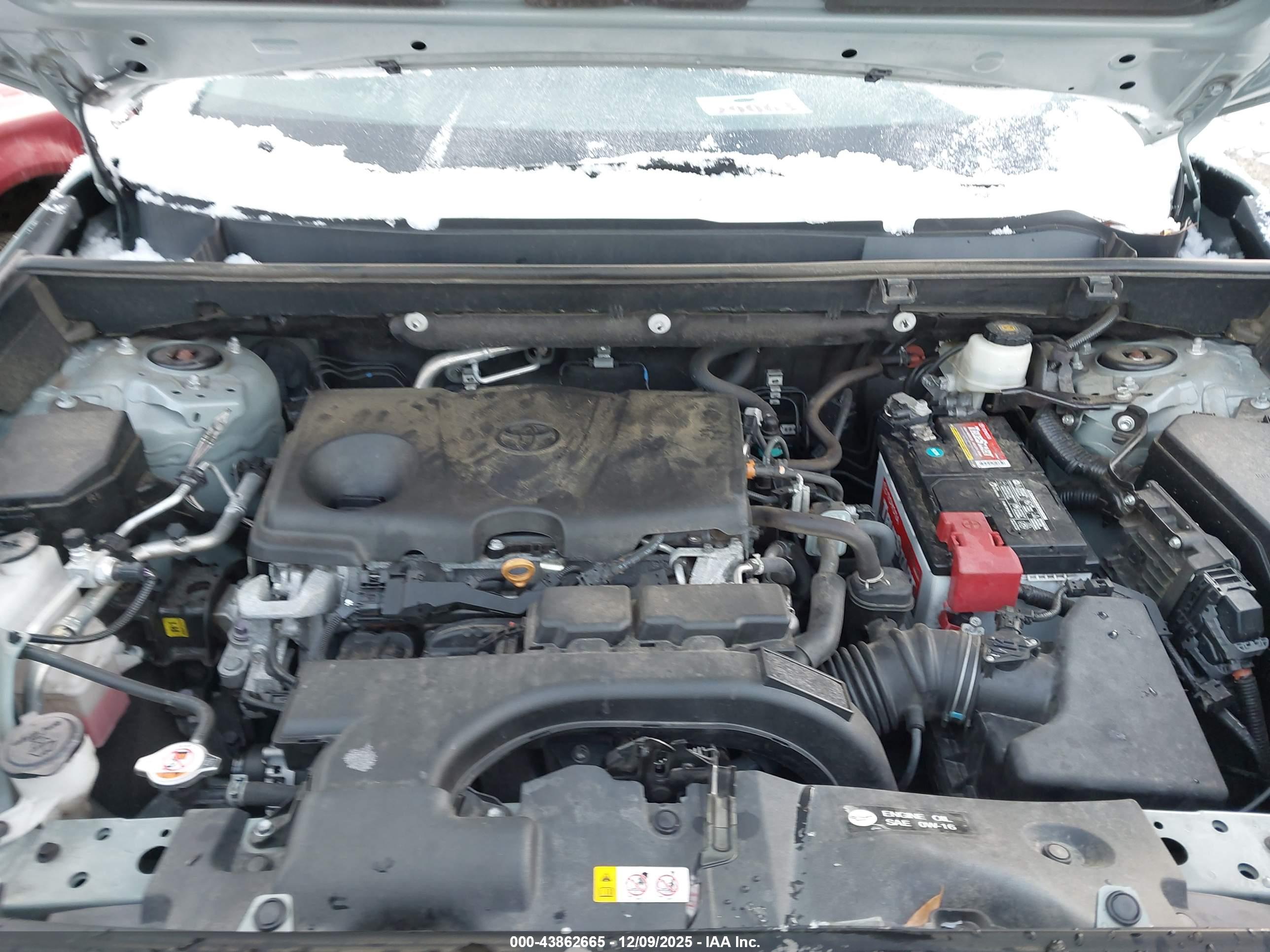 TOYOTA RAV4 image 10
