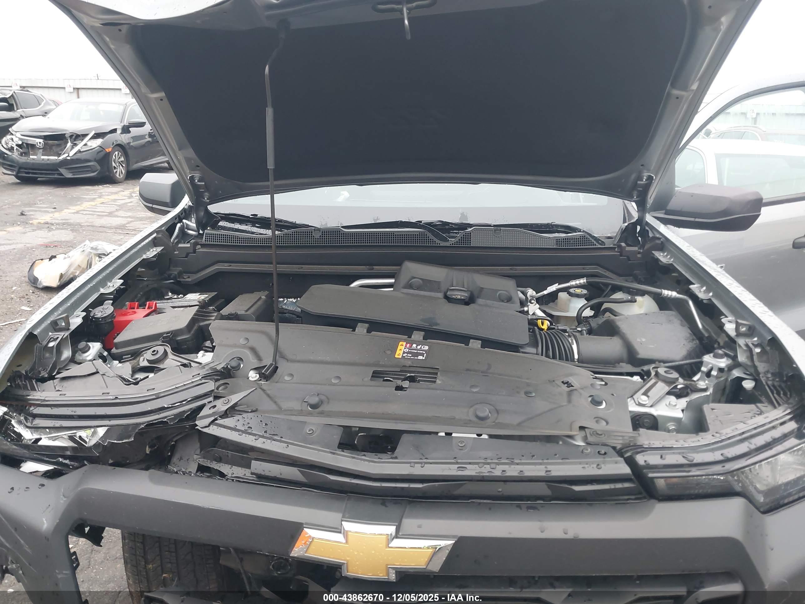CHEVROLET COLORADO image 10