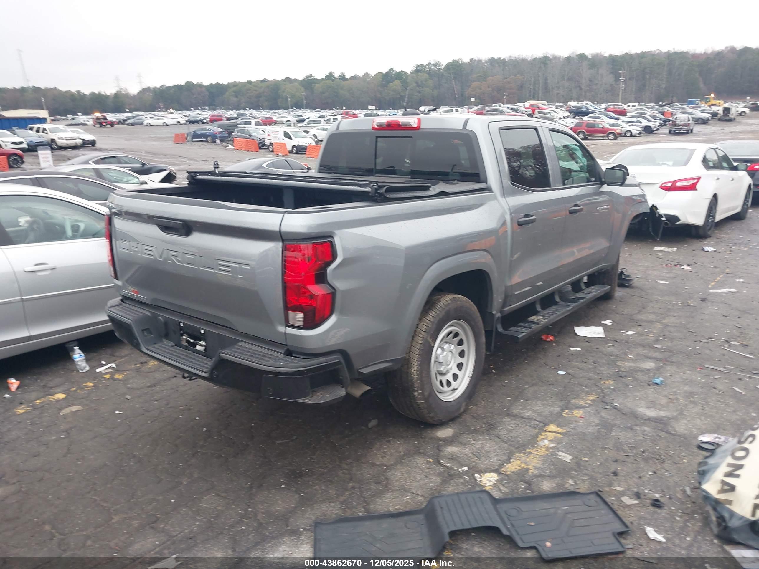 CHEVROLET COLORADO image 4