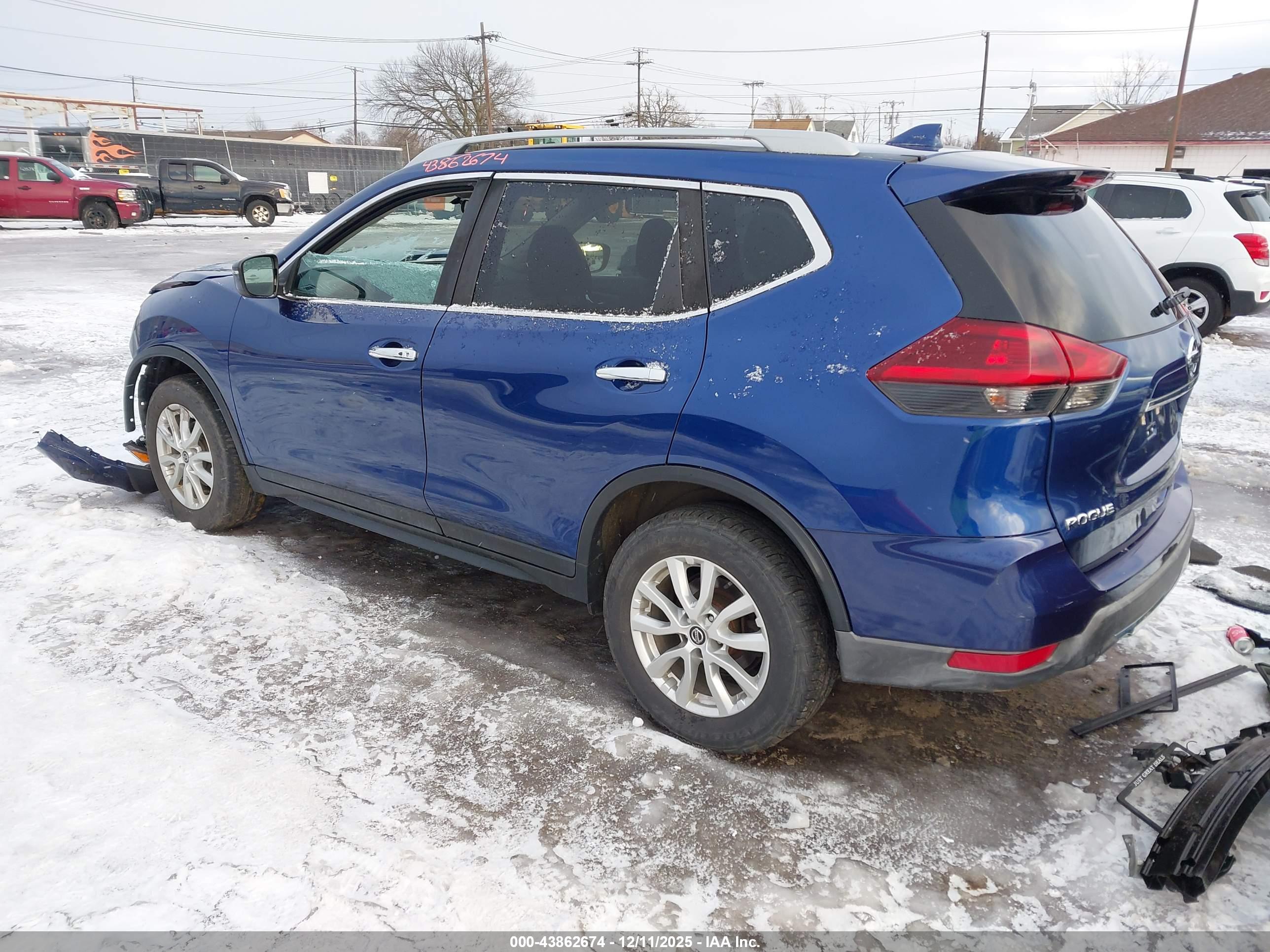 NISSAN ROGUE image 3