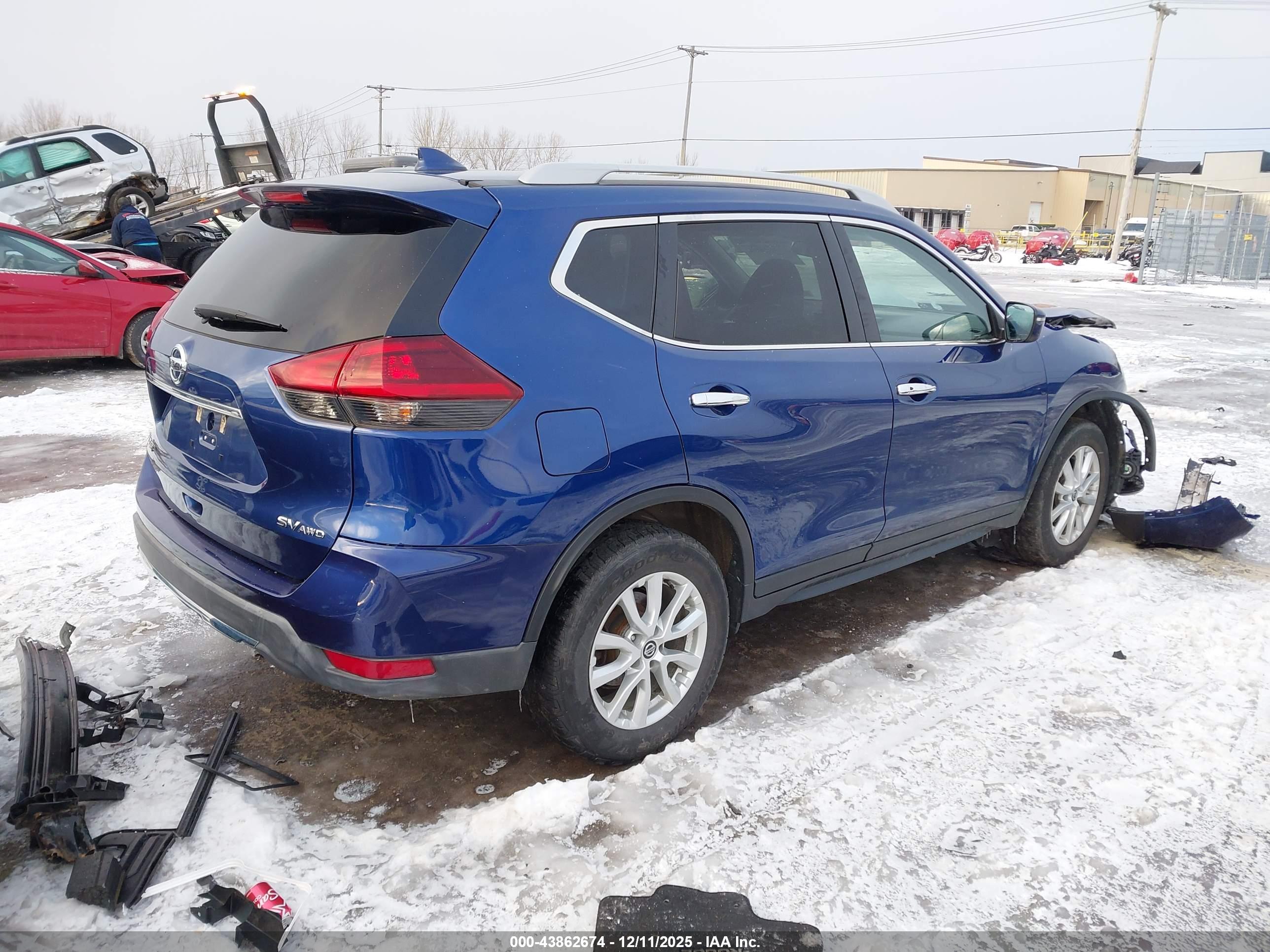 NISSAN ROGUE image 4