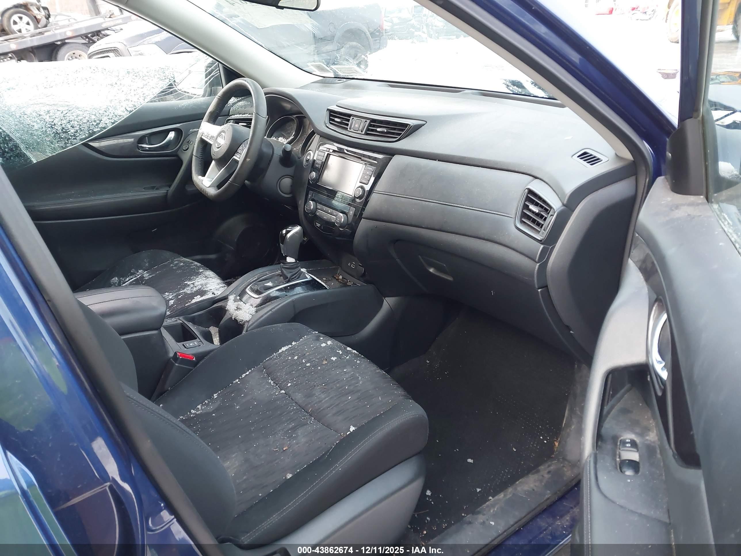 NISSAN ROGUE image 5