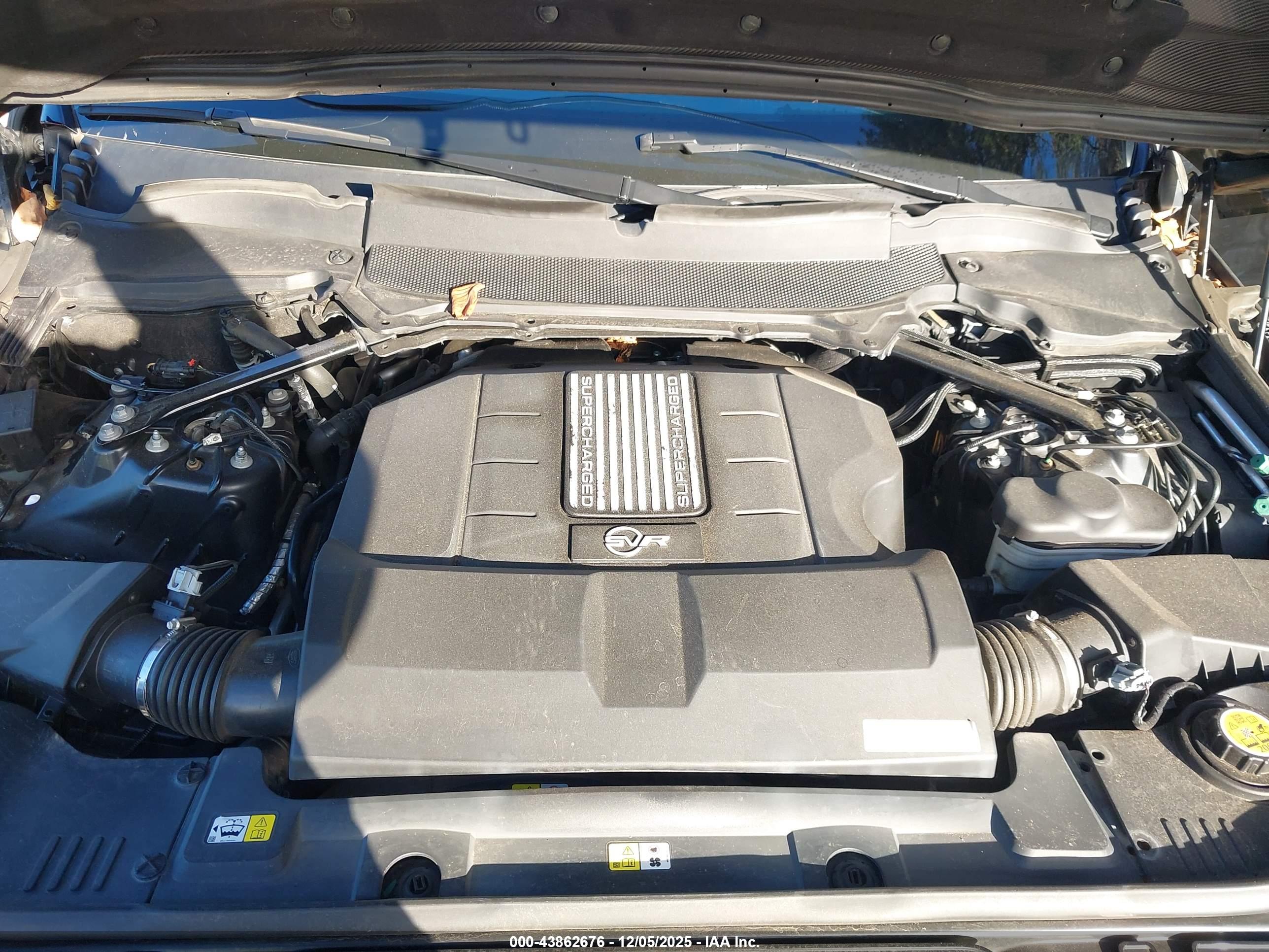 LAND ROVER image 10