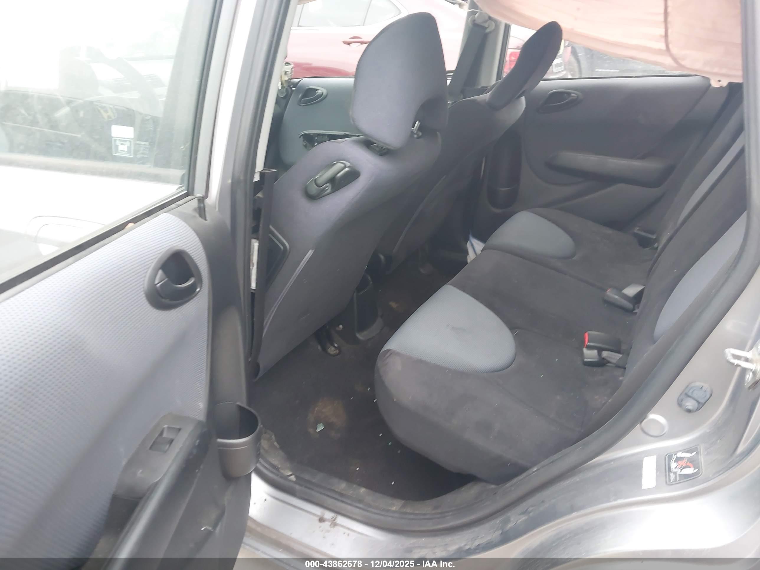 HONDA FIT image 8