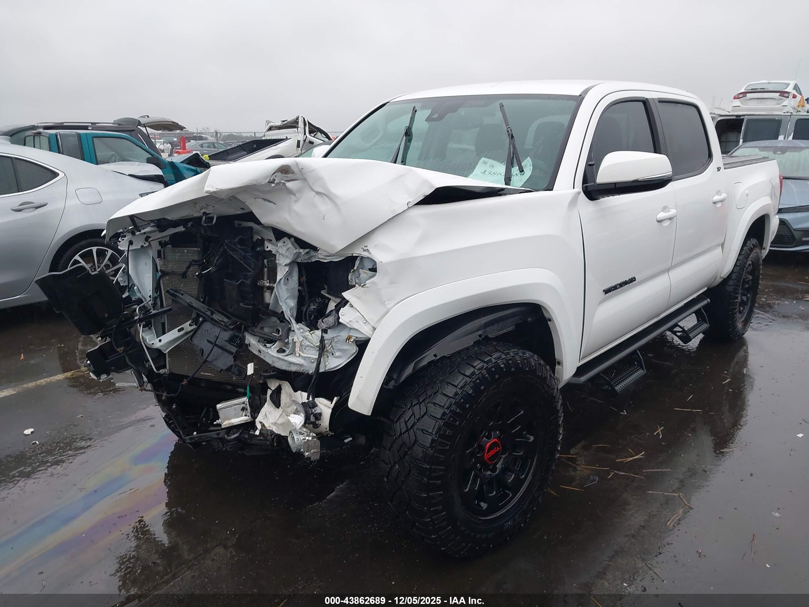TOYOTA TACOMA image 2