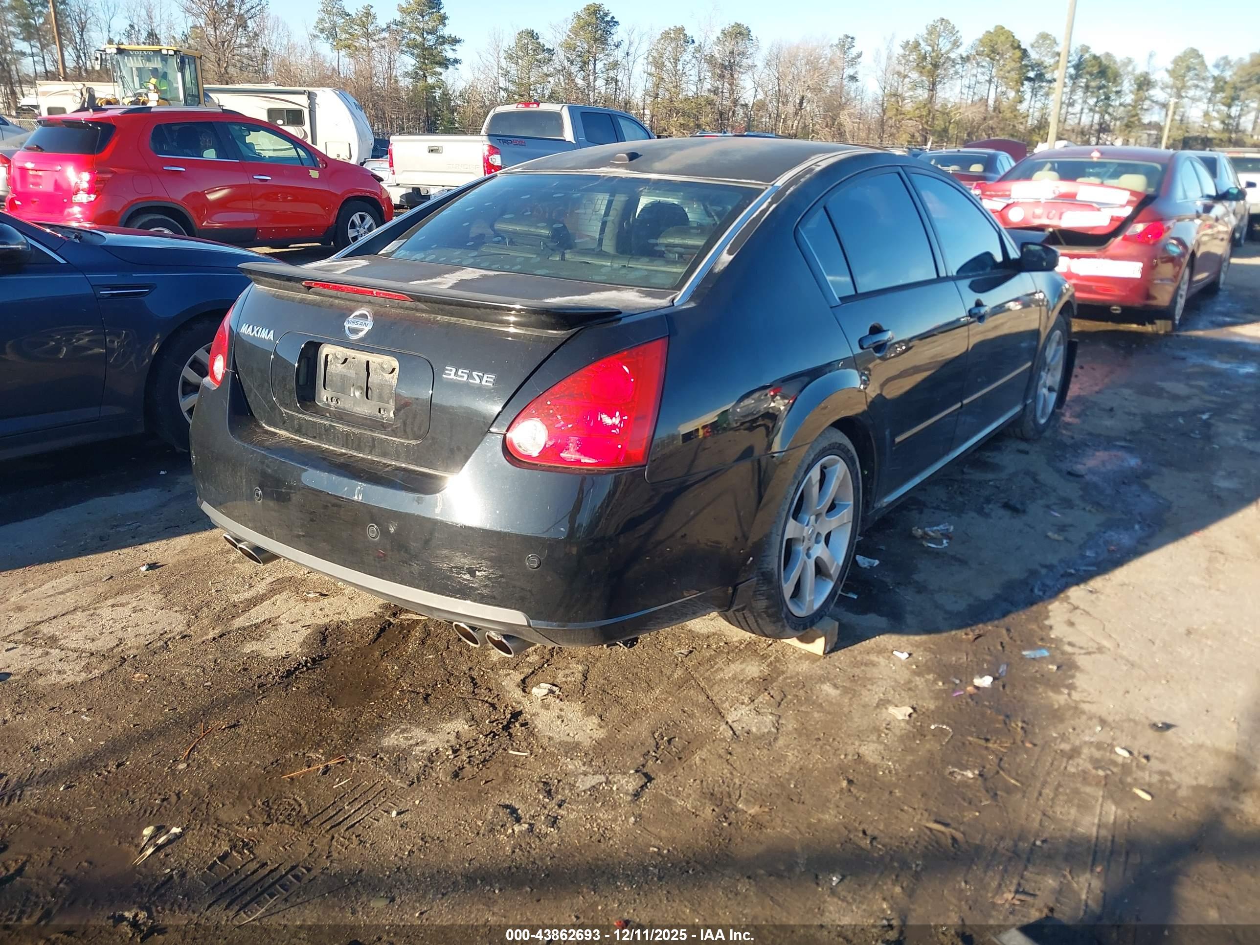 NISSAN MAXIMA image 4