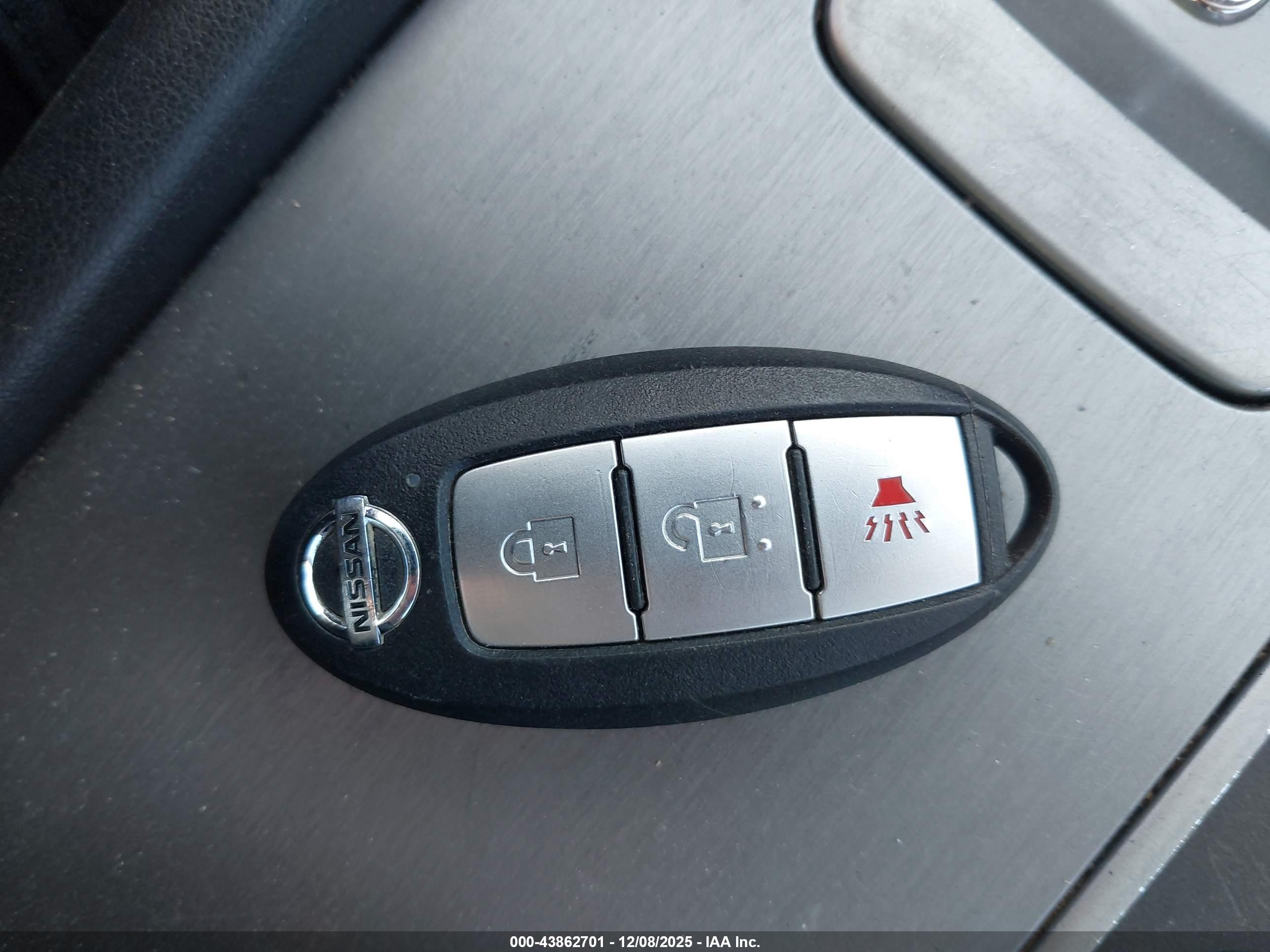 NISSAN MURANO image 11