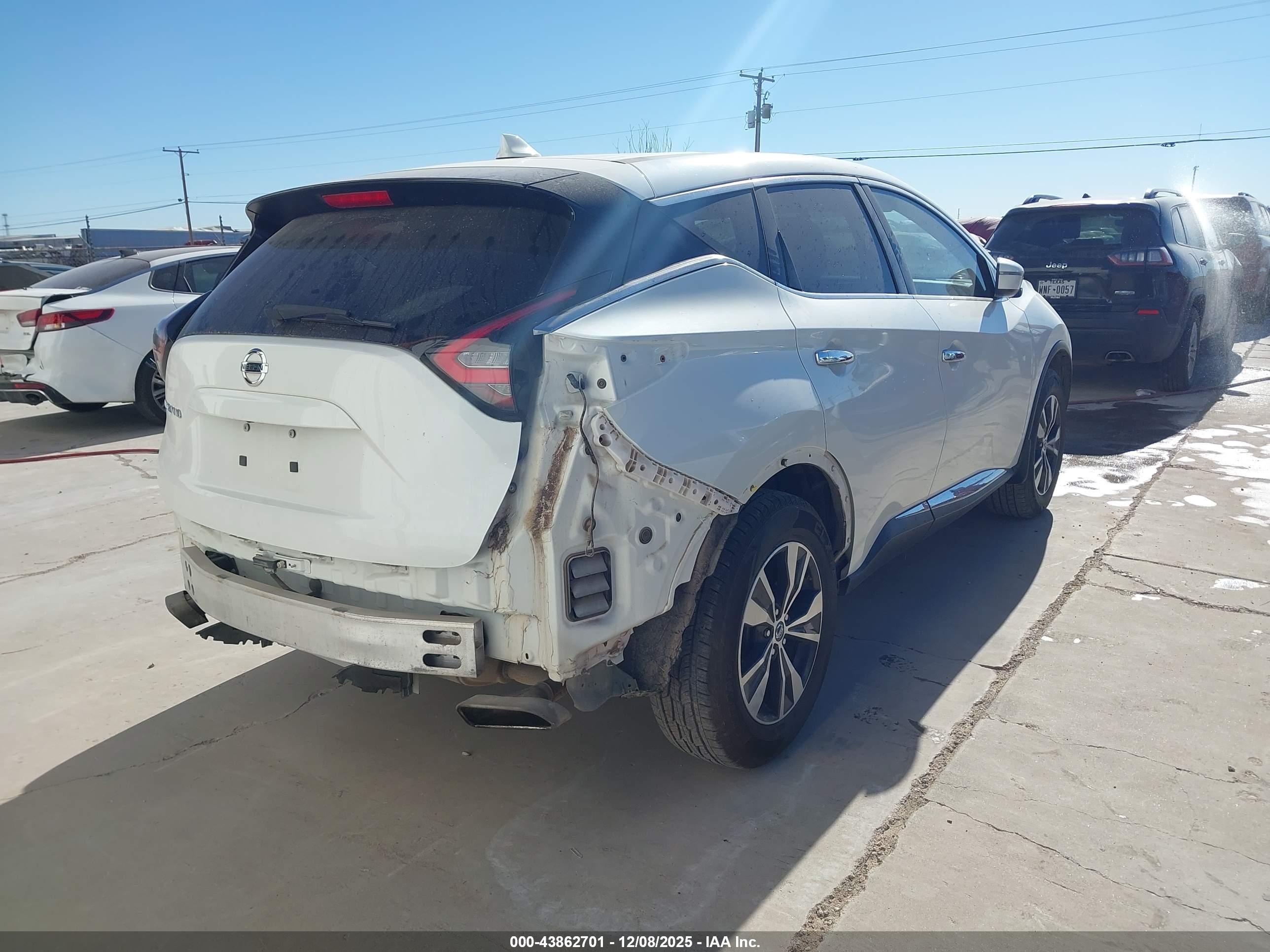 NISSAN MURANO image 4