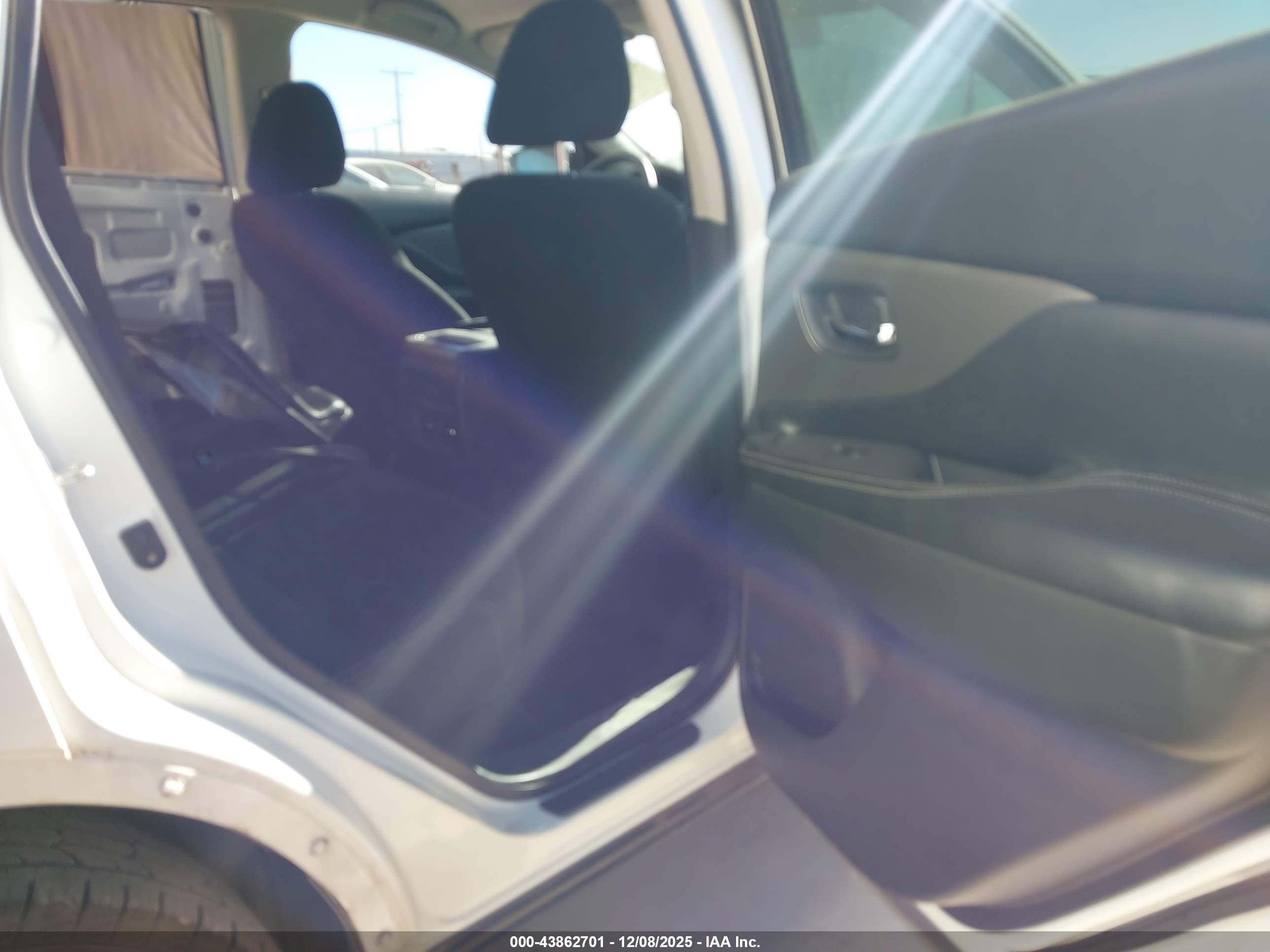 NISSAN MURANO image 8