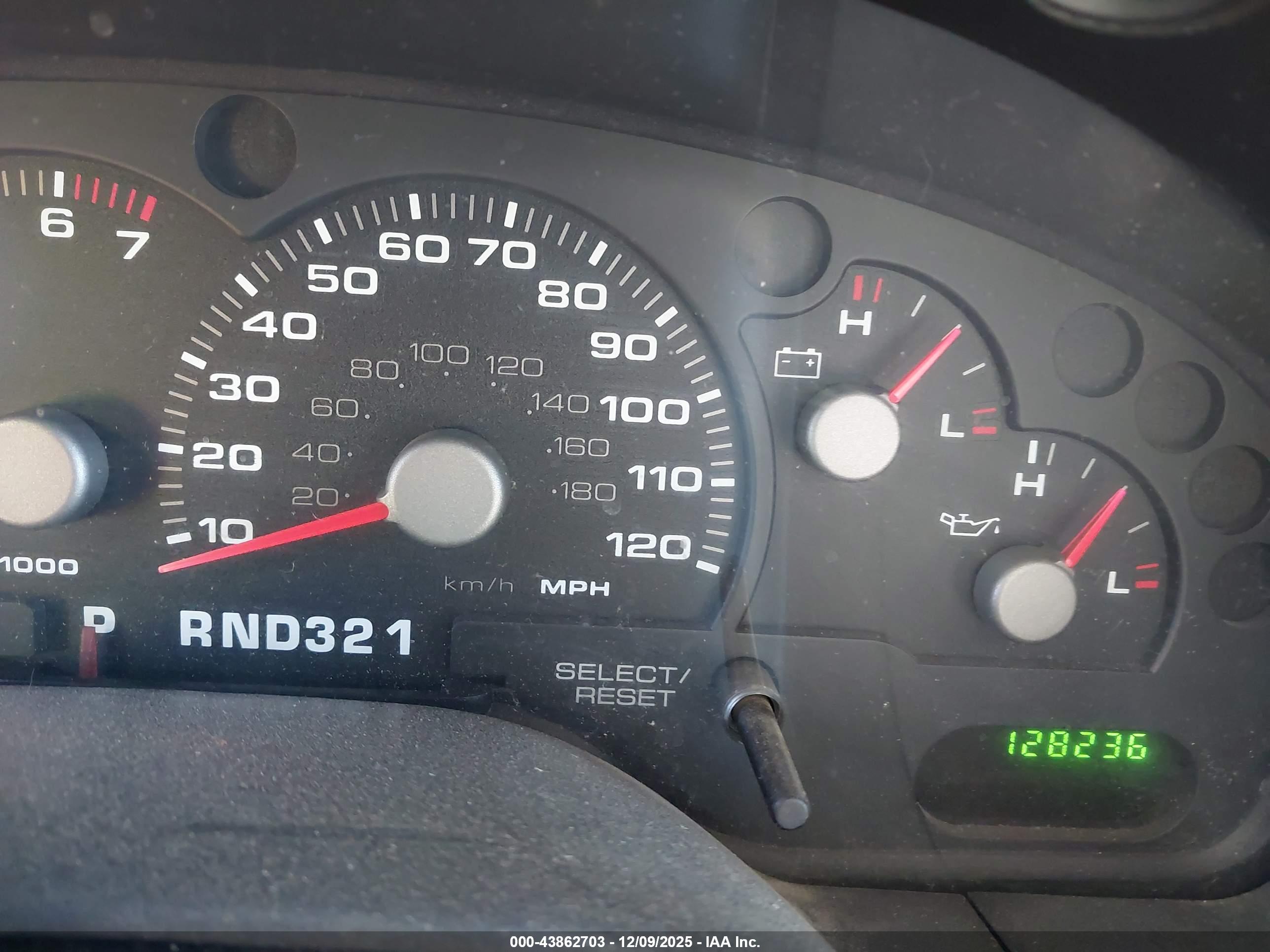 FORD EXPLORER image 7