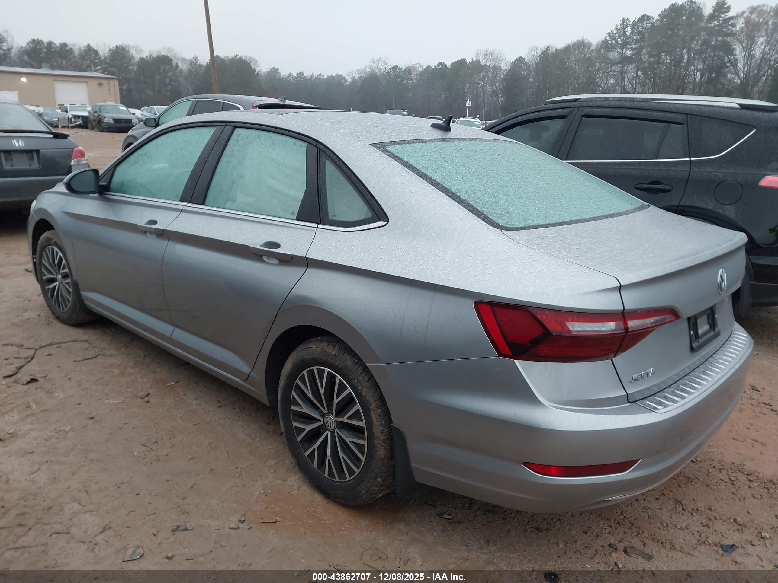 VOLKSWAGEN JETTA image 3