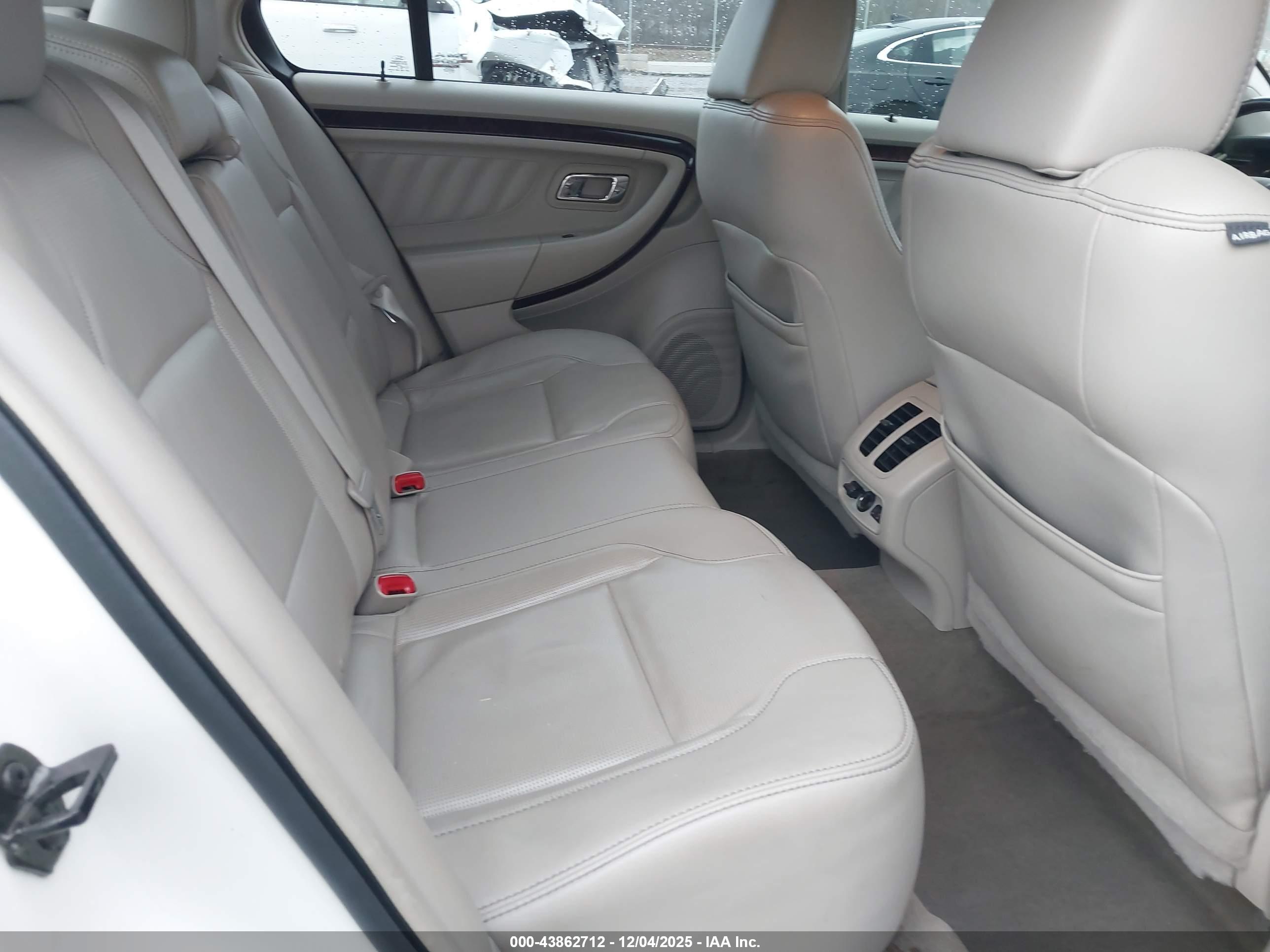 FORD TAURUS image 8