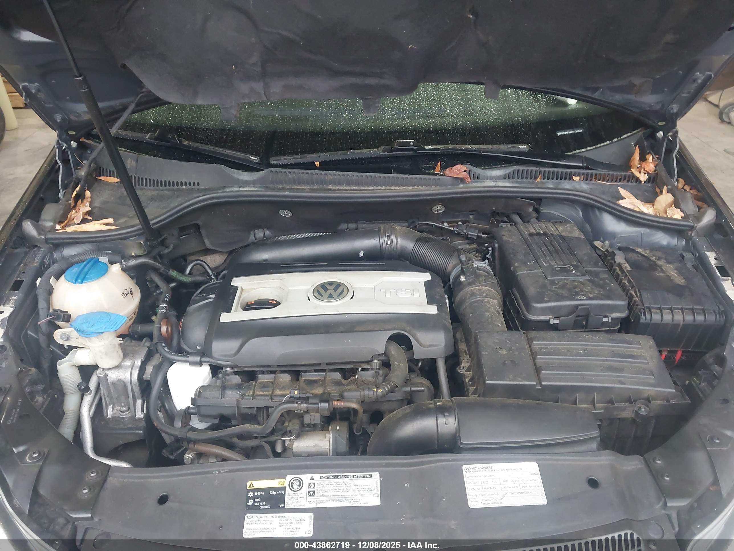 VOLKSWAGEN GTI image 10