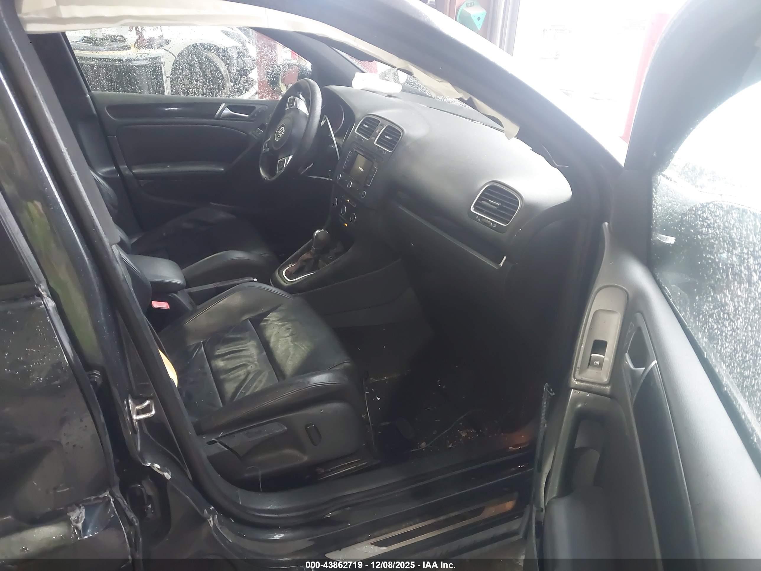 VOLKSWAGEN GTI image 5