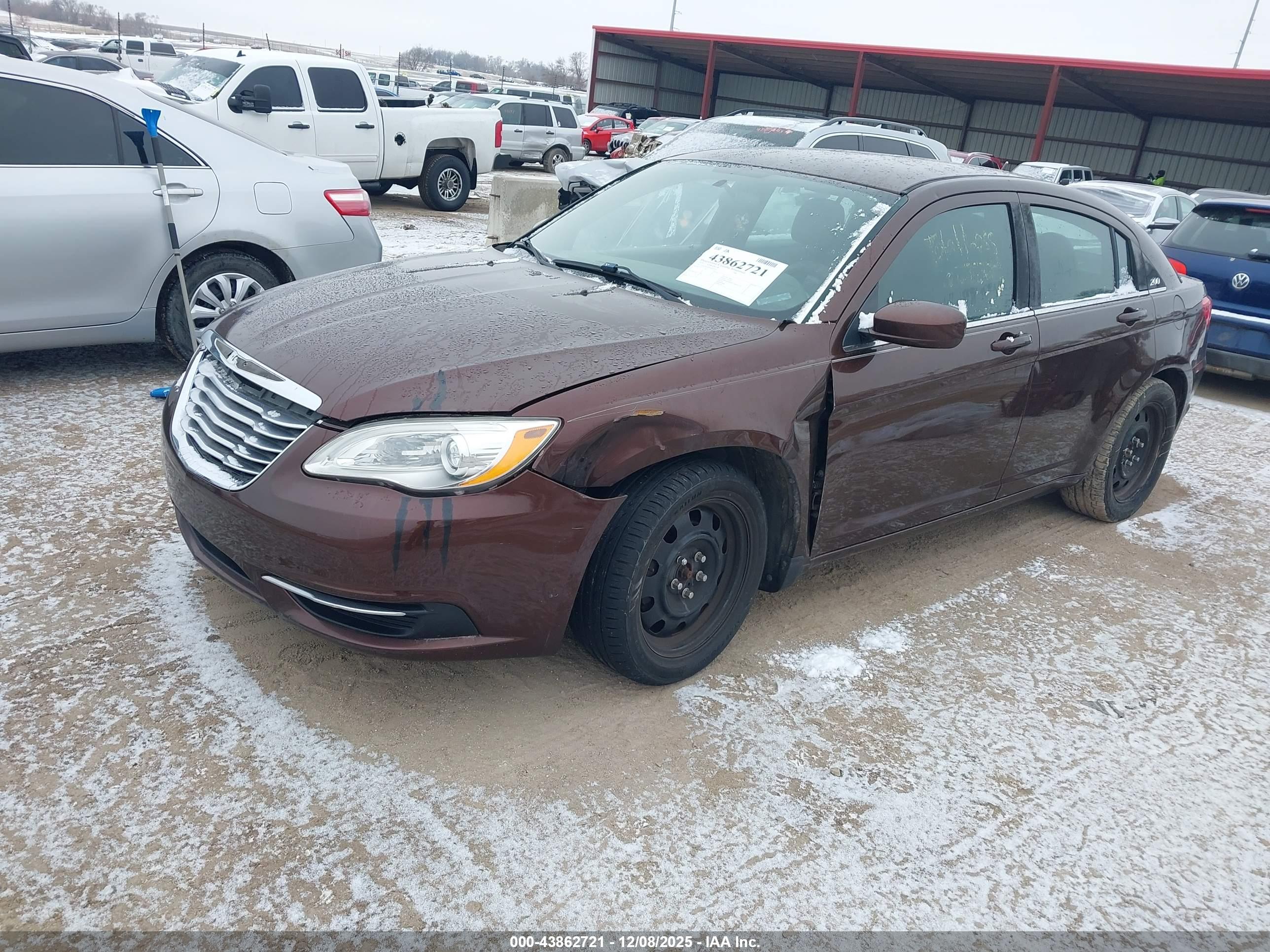 CHRYSLER 200 image 2
