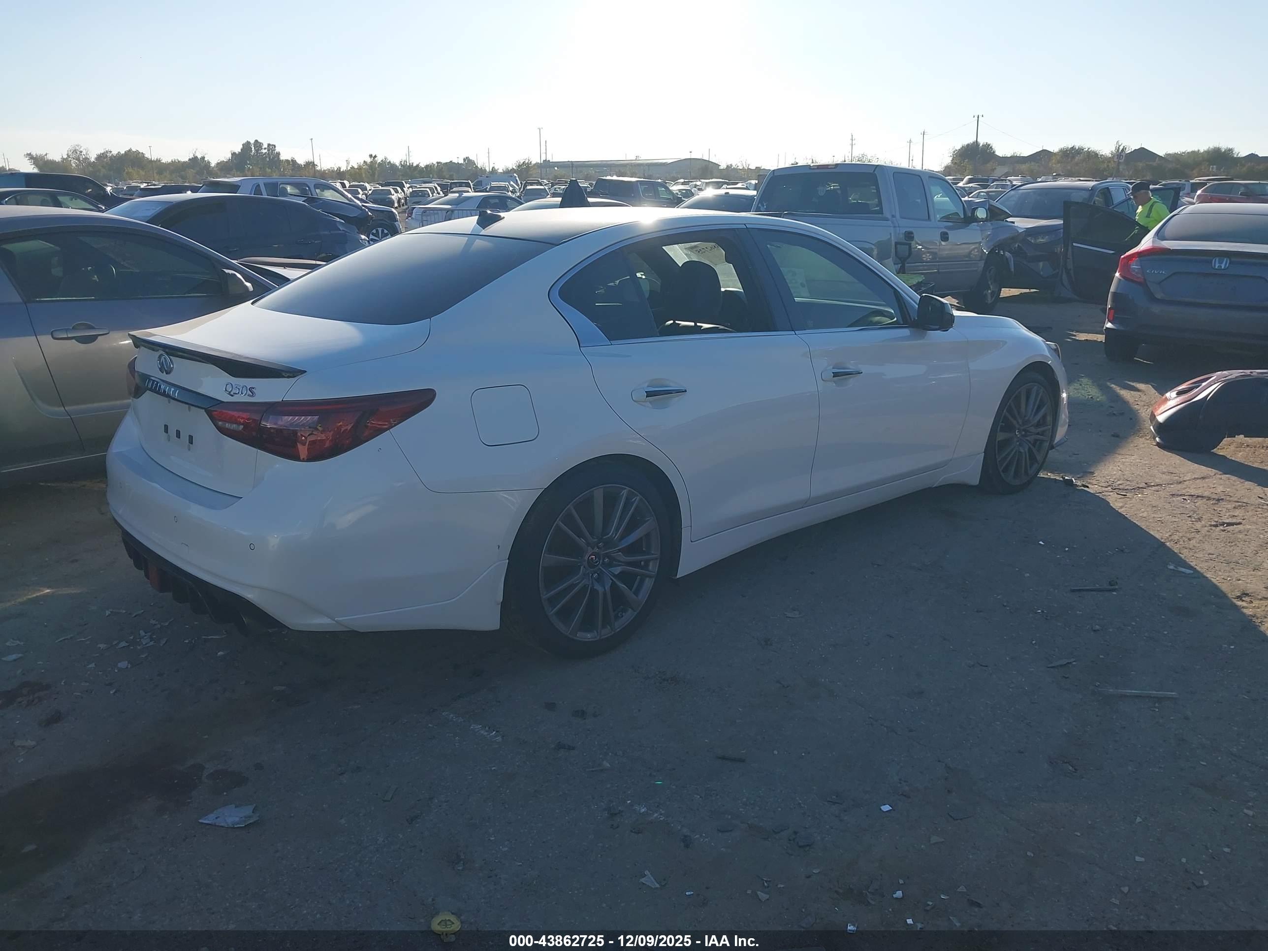 INFINITI Q50 image 4