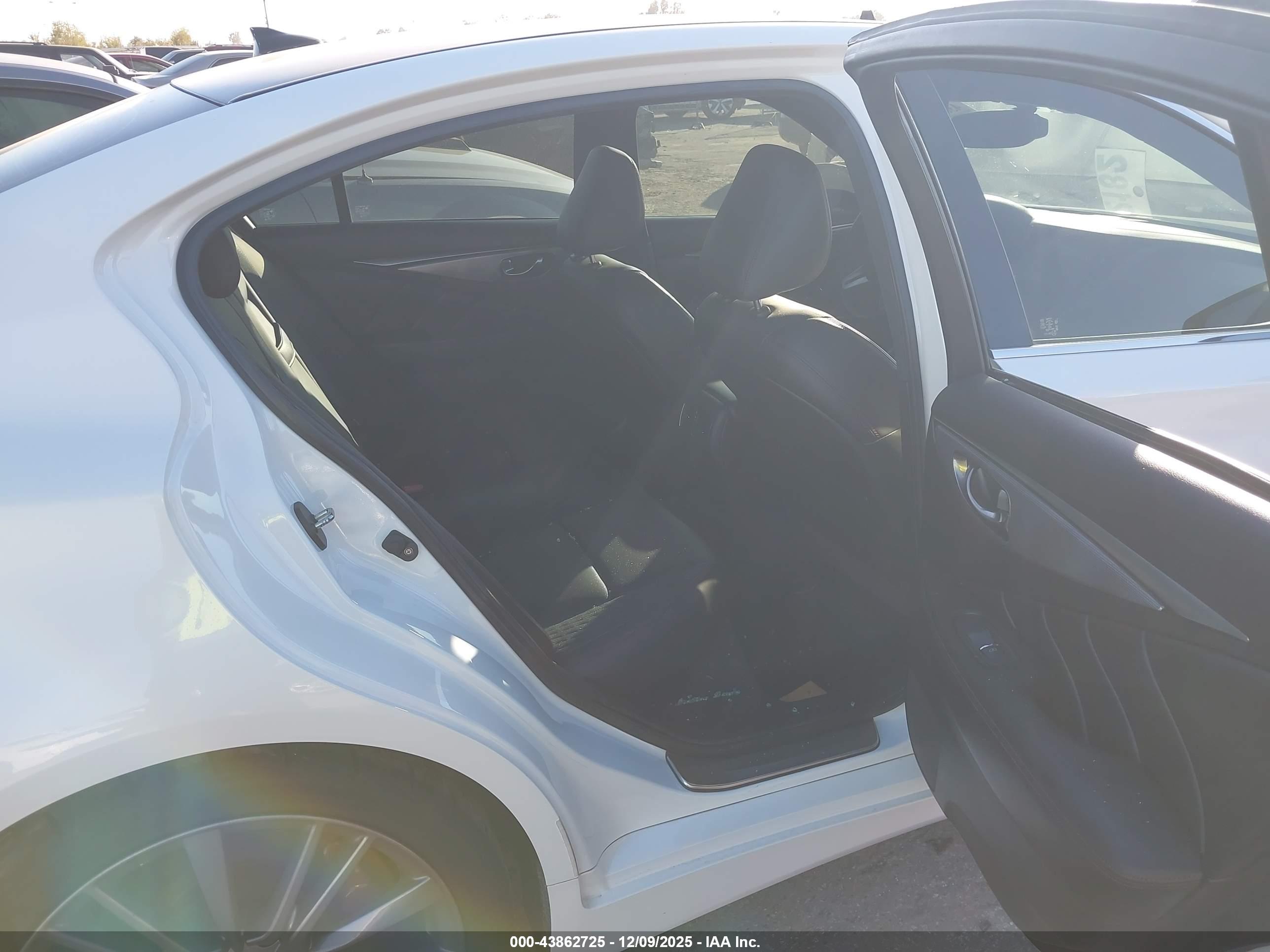 INFINITI Q50 image 8