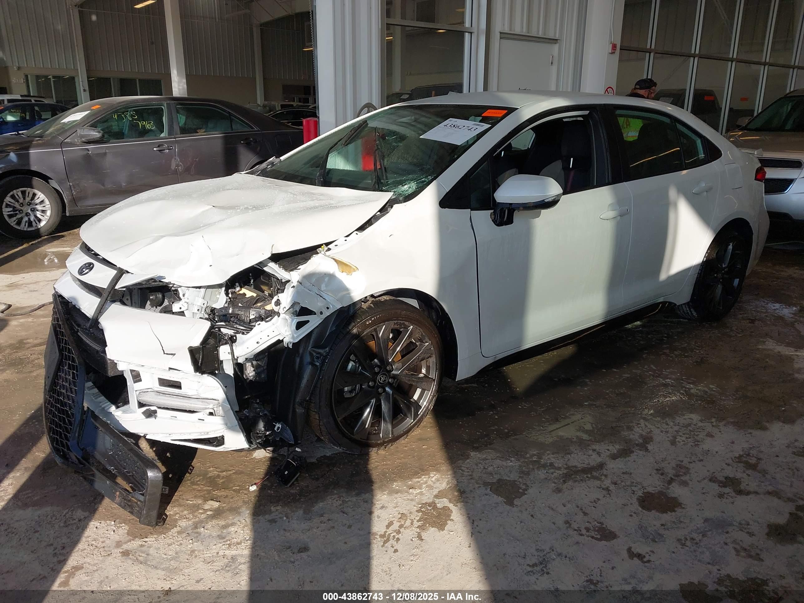 TOYOTA COROLLA image 2