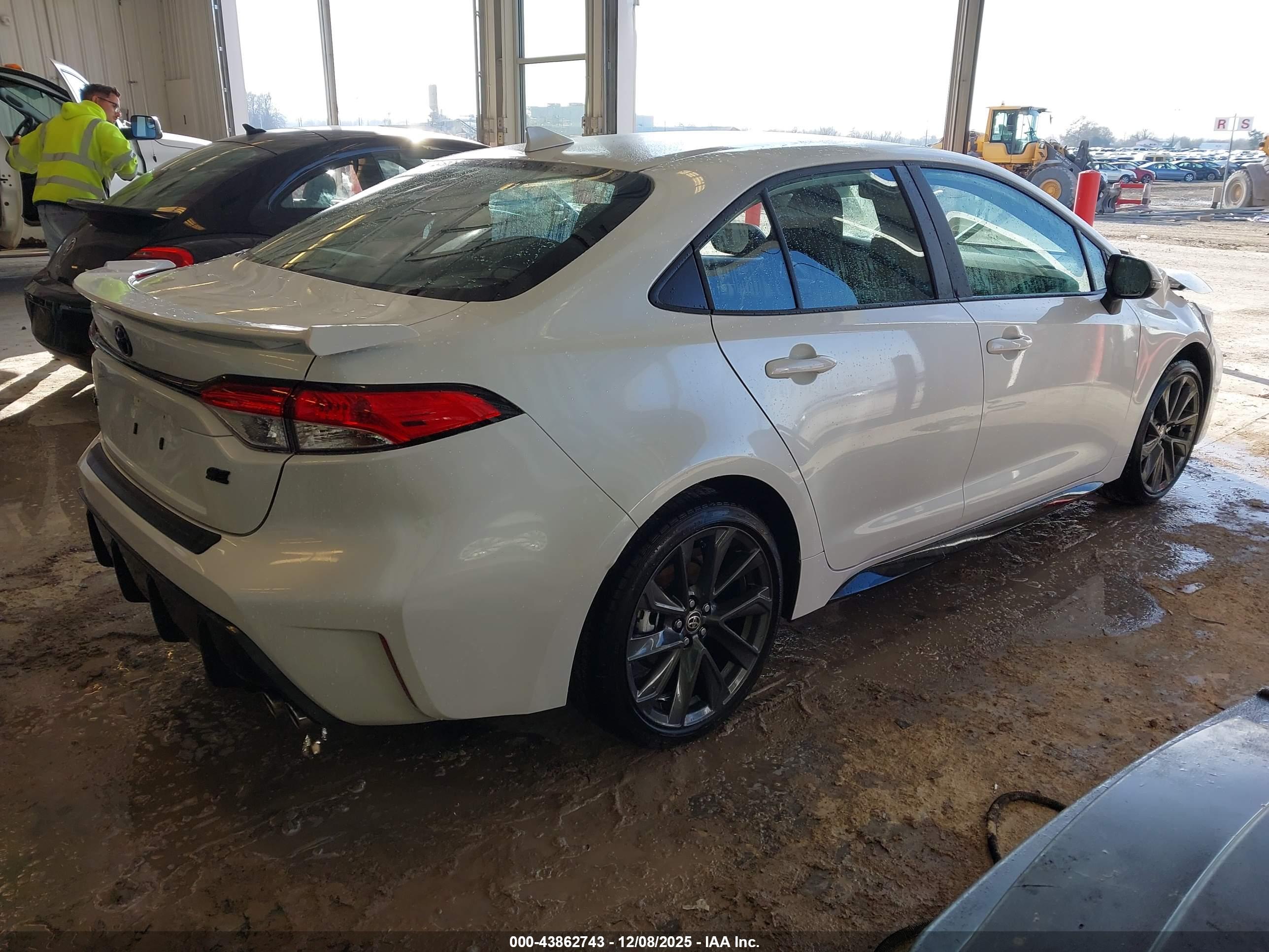 TOYOTA COROLLA image 4