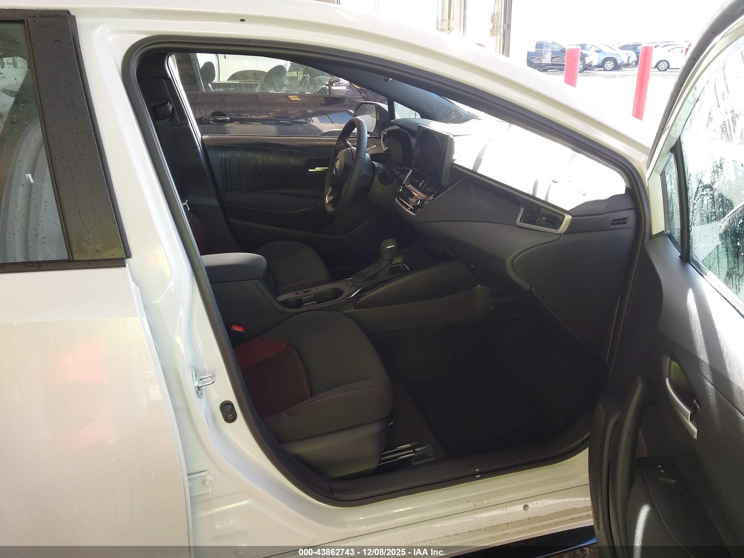TOYOTA COROLLA image 5