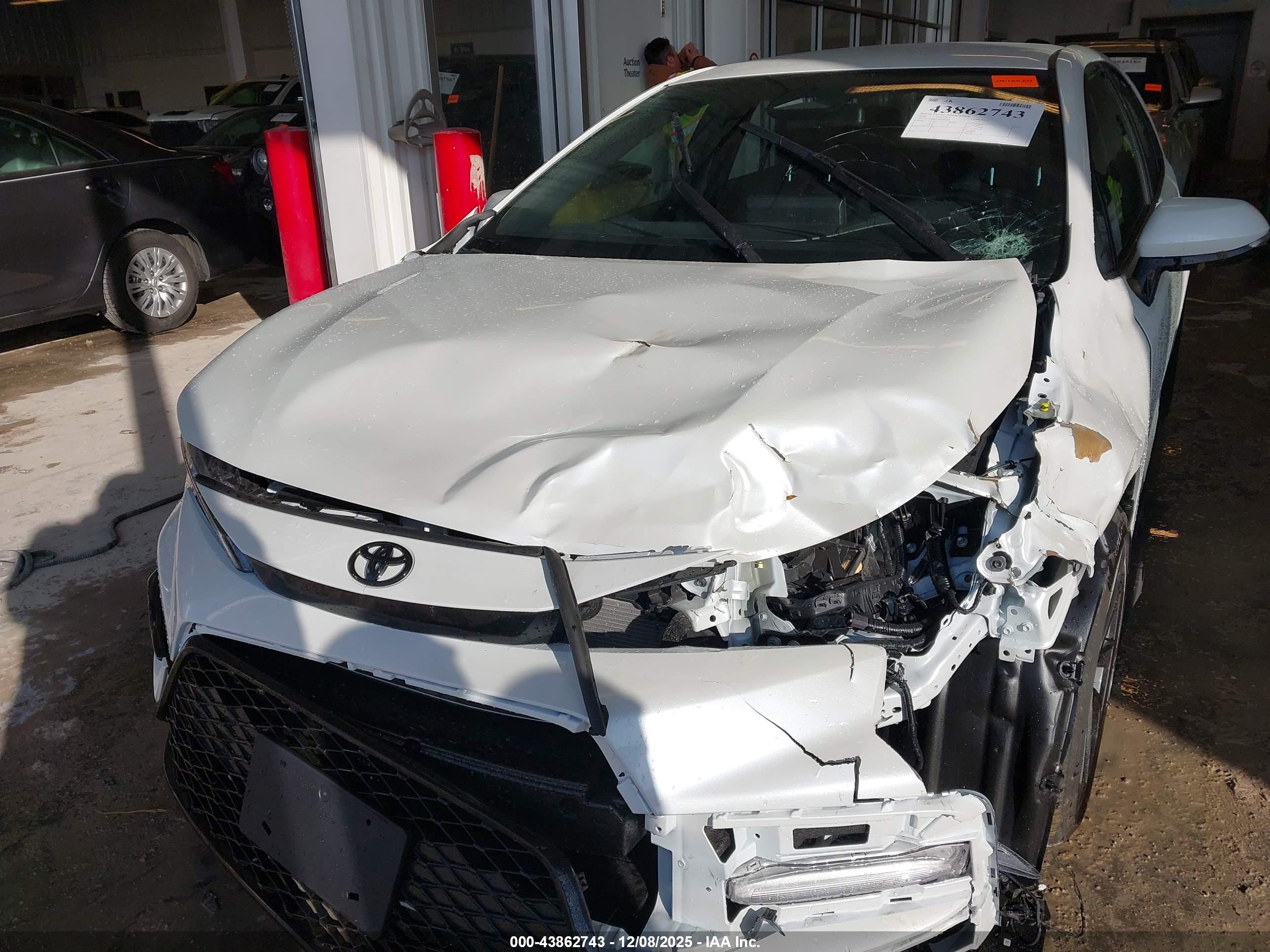 TOYOTA COROLLA image 6