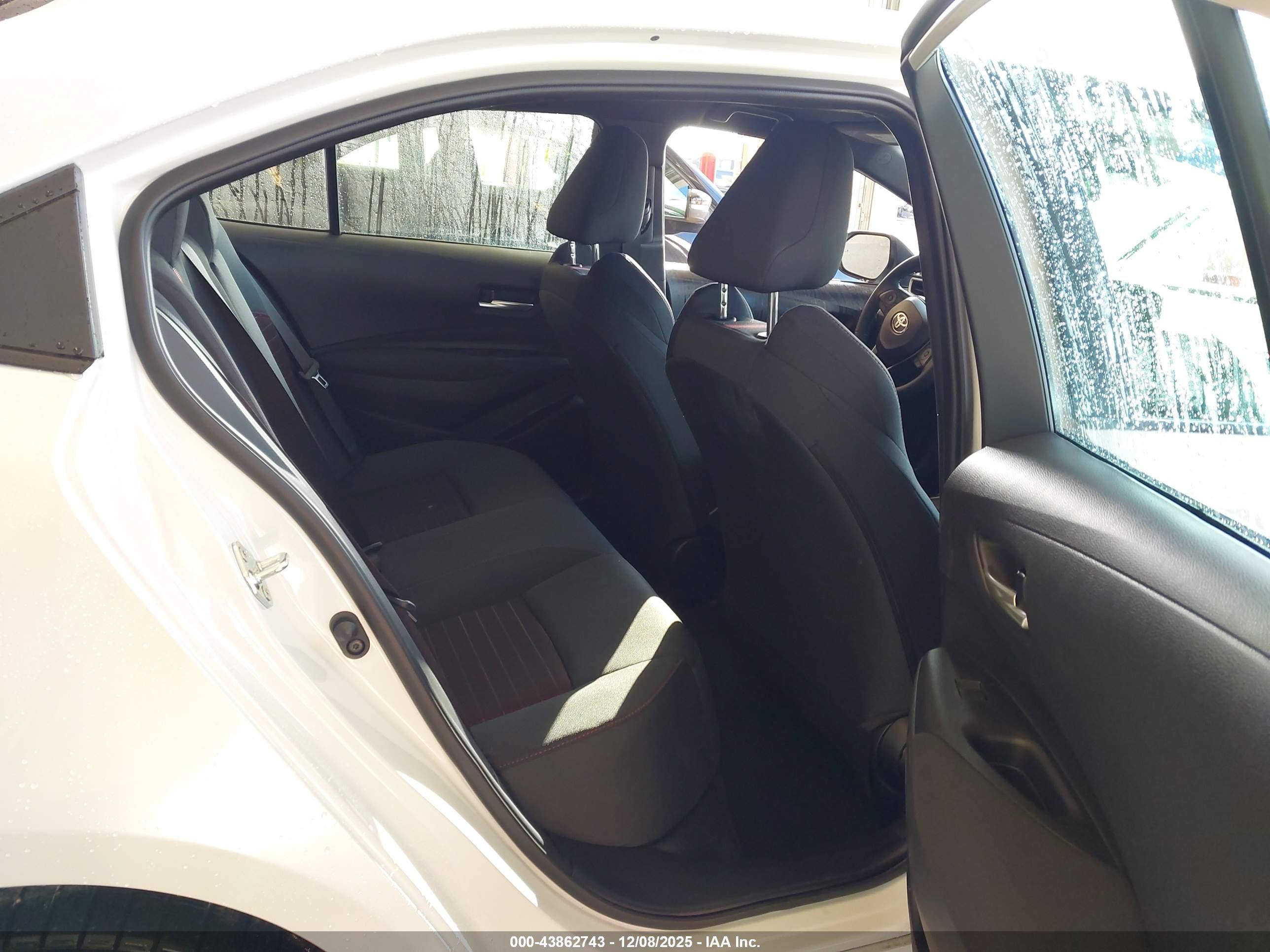 TOYOTA COROLLA image 8