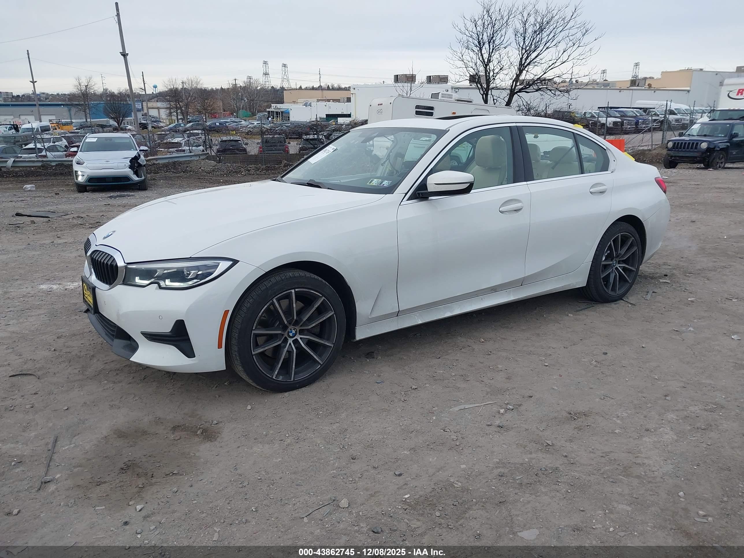 BMW 330I image 2