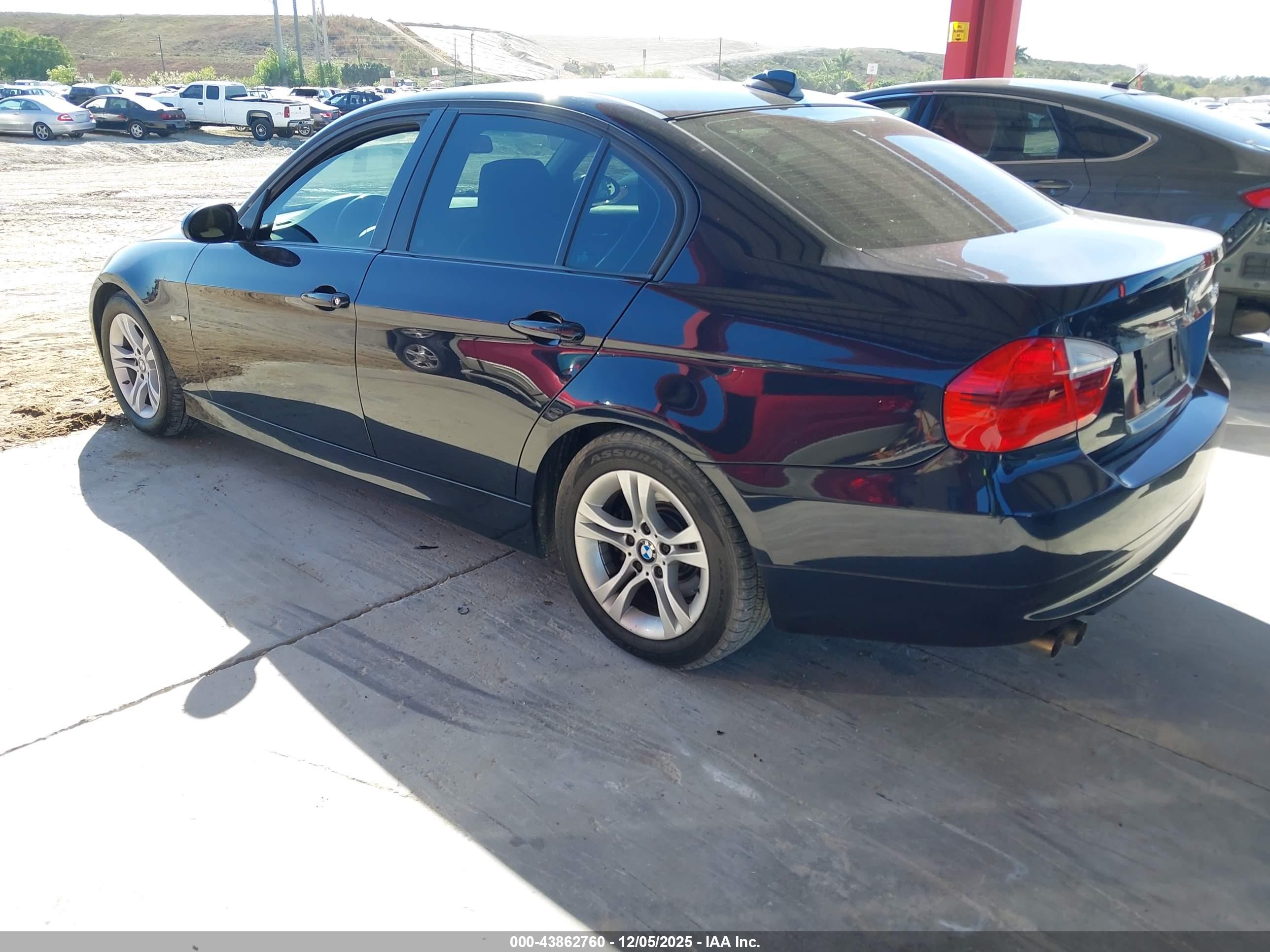 BMW 328I image 3