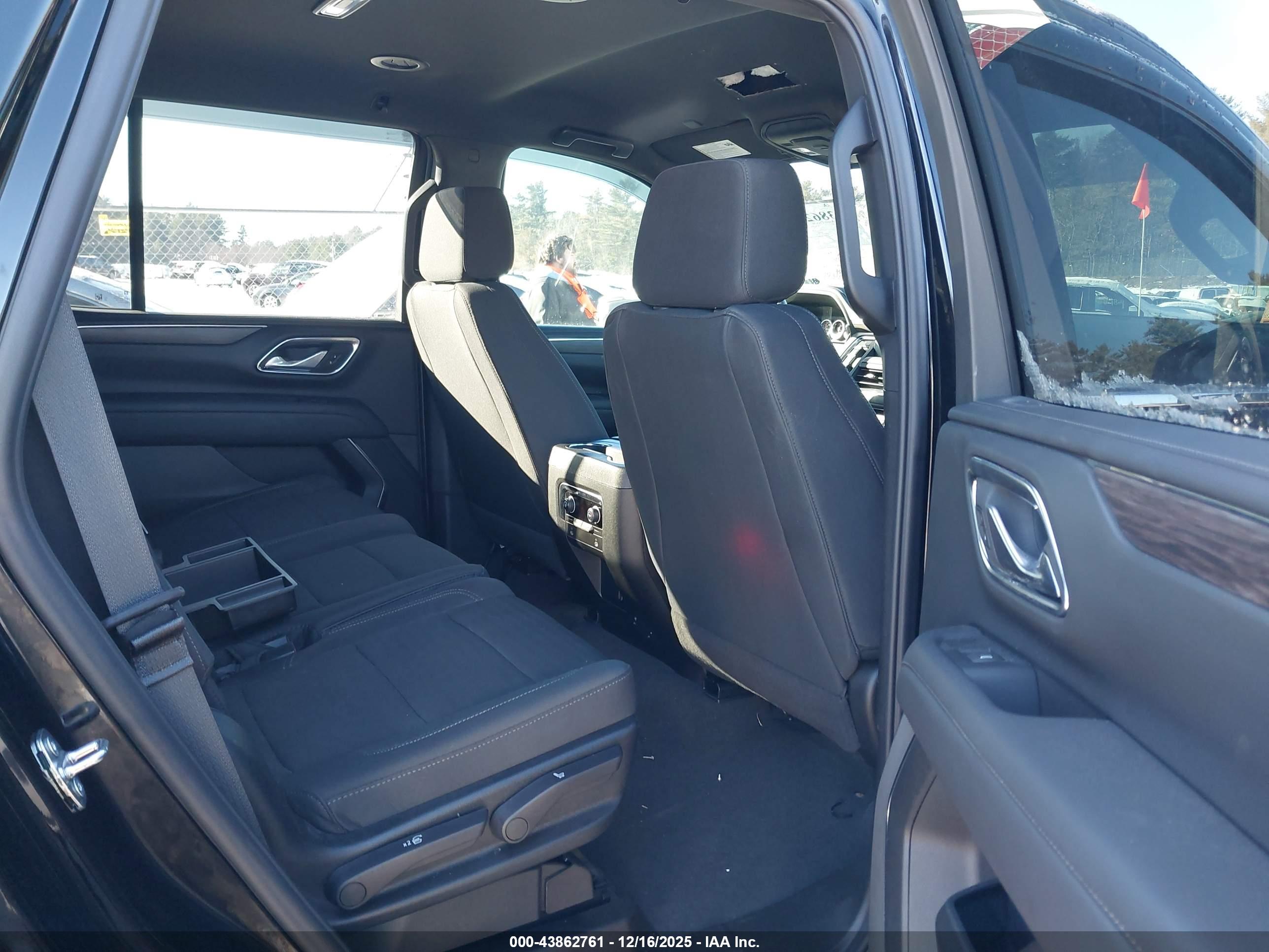 CHEVROLET TAHOE image 8