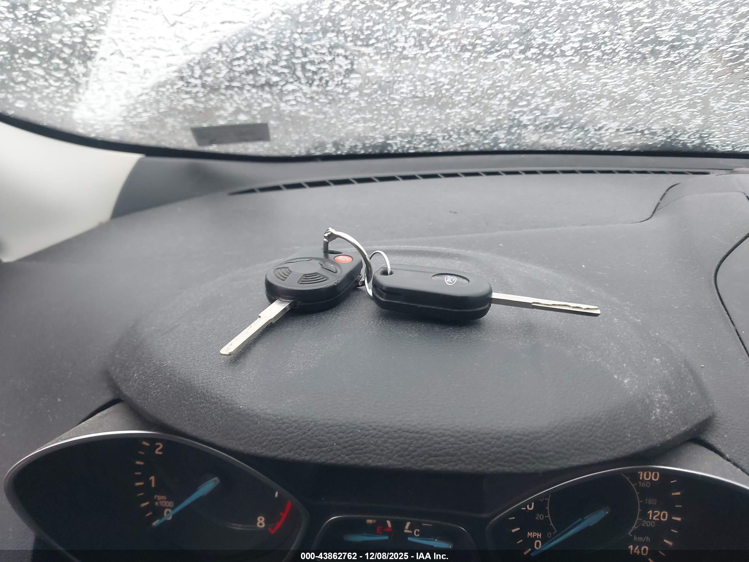 FORD ESCAPE image 11