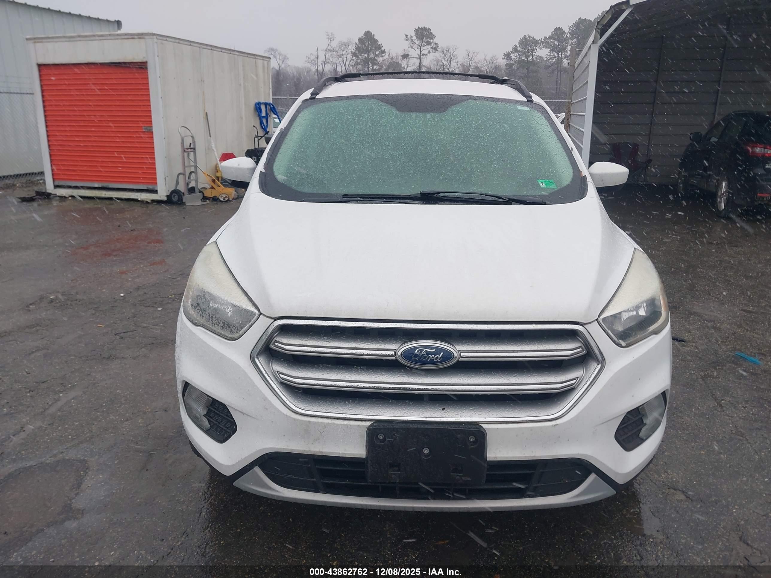 FORD ESCAPE image 6