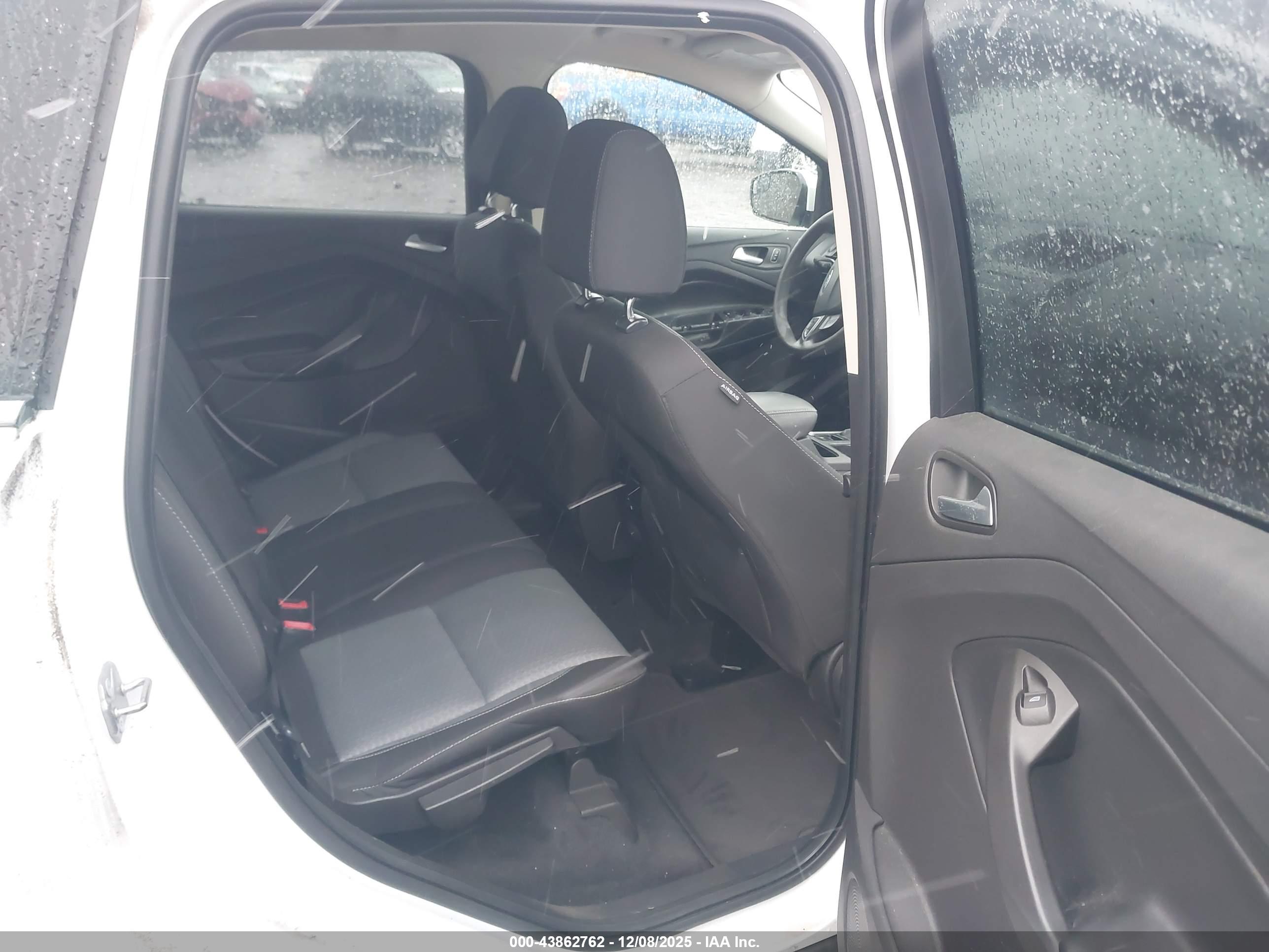 FORD ESCAPE image 8