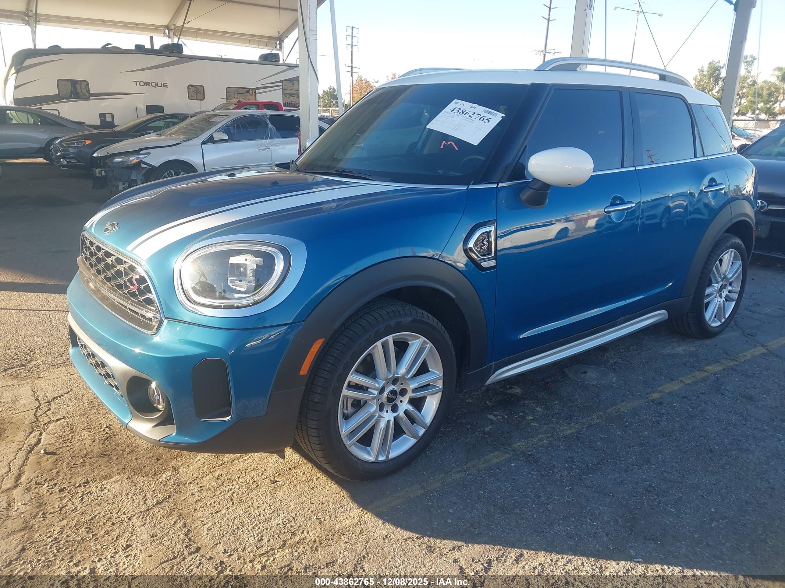 MINI COUNTRYMAN image 2