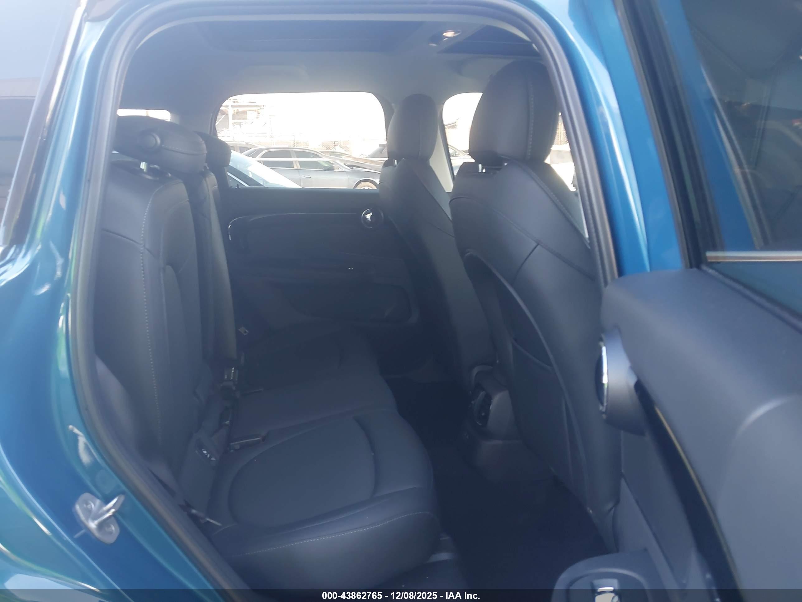 MINI COUNTRYMAN image 8
