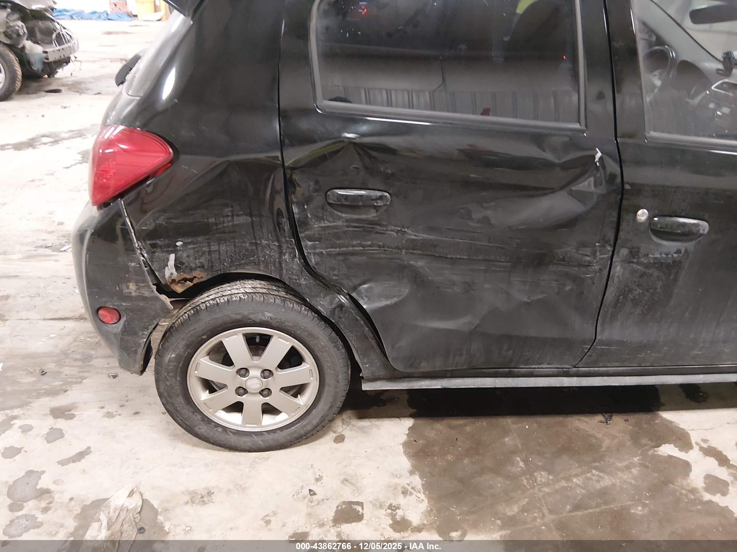 MITSUBISHI MIRAGE image 6