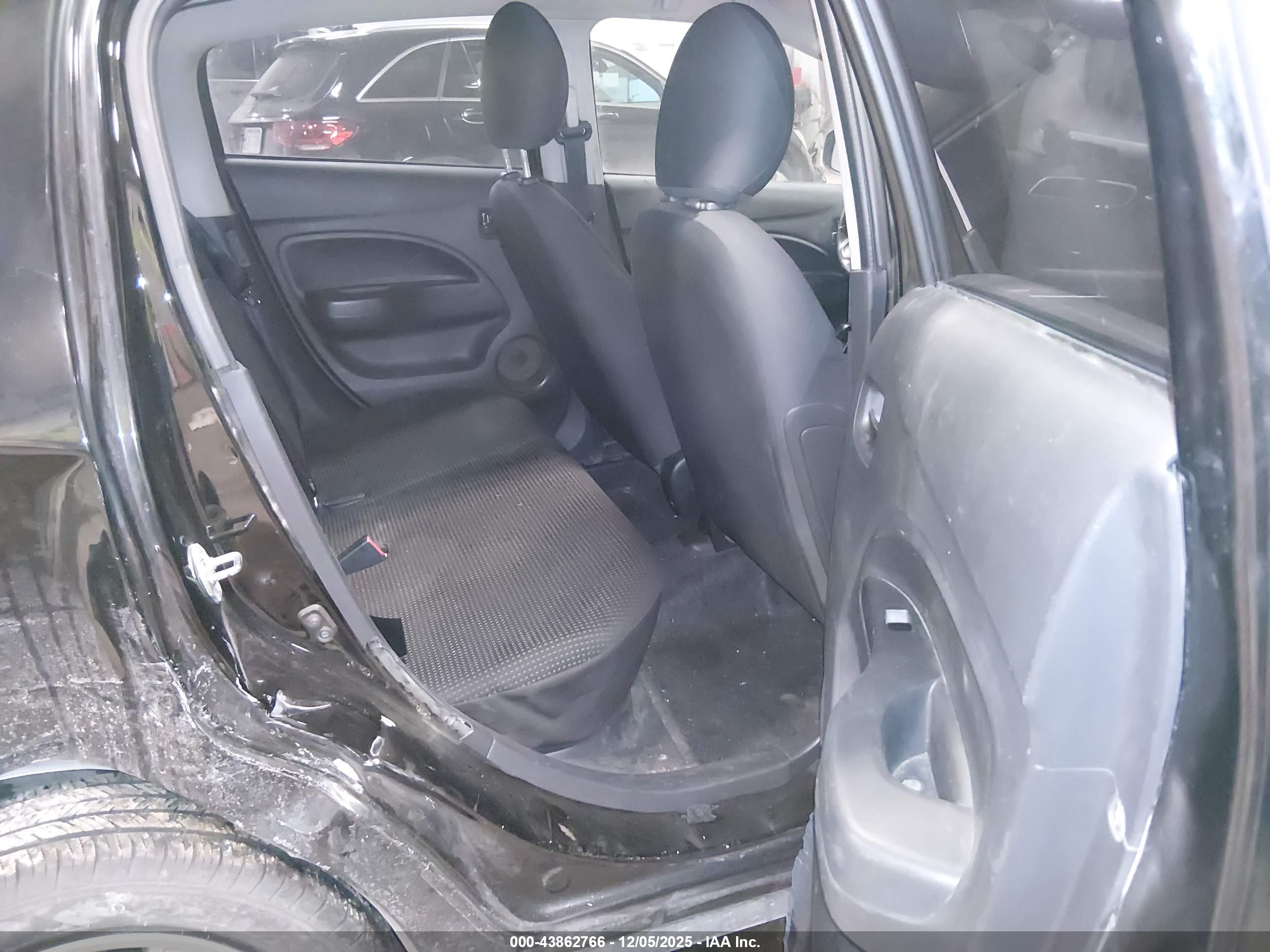 MITSUBISHI MIRAGE image 8