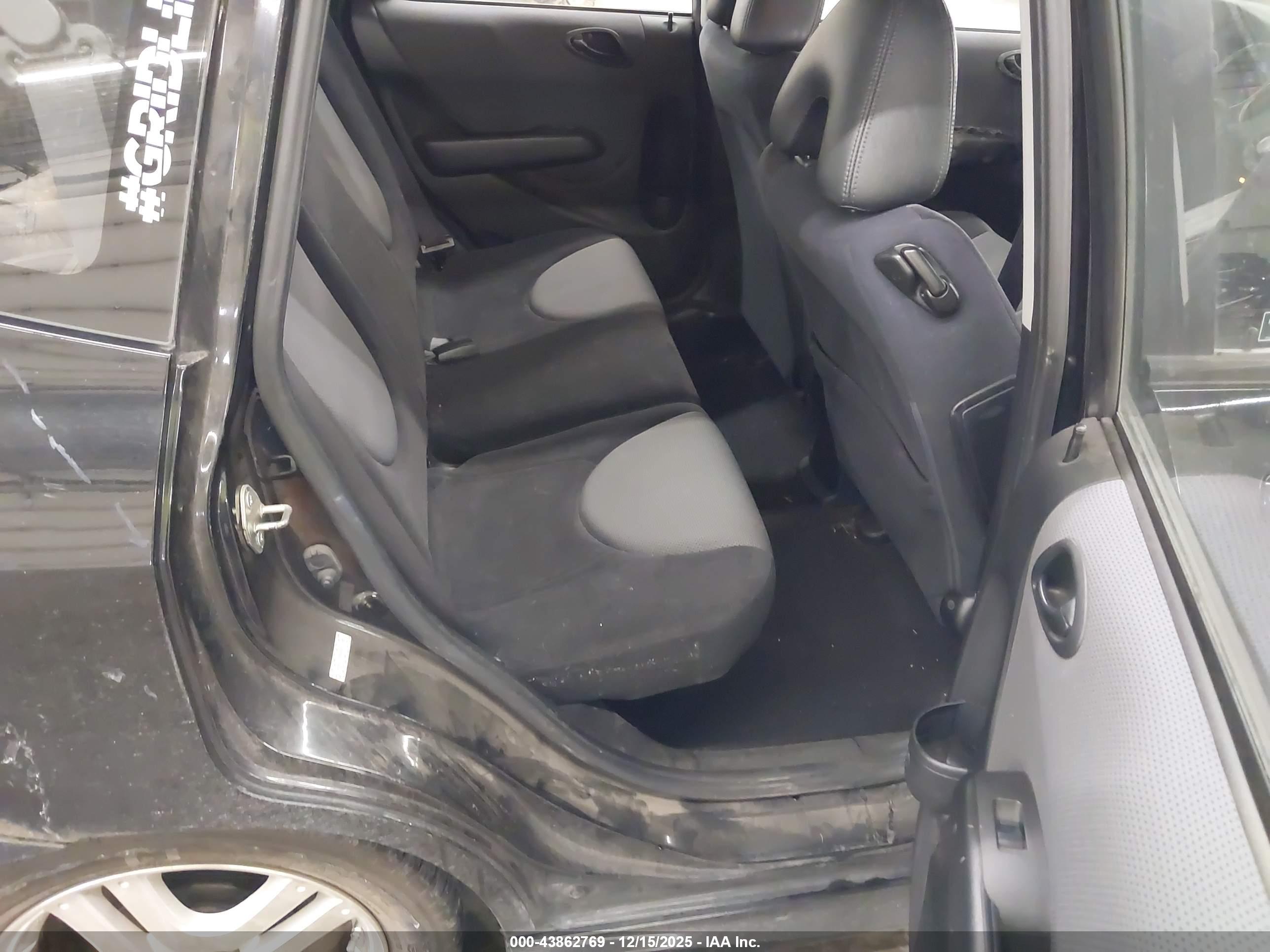 HONDA FIT image 8