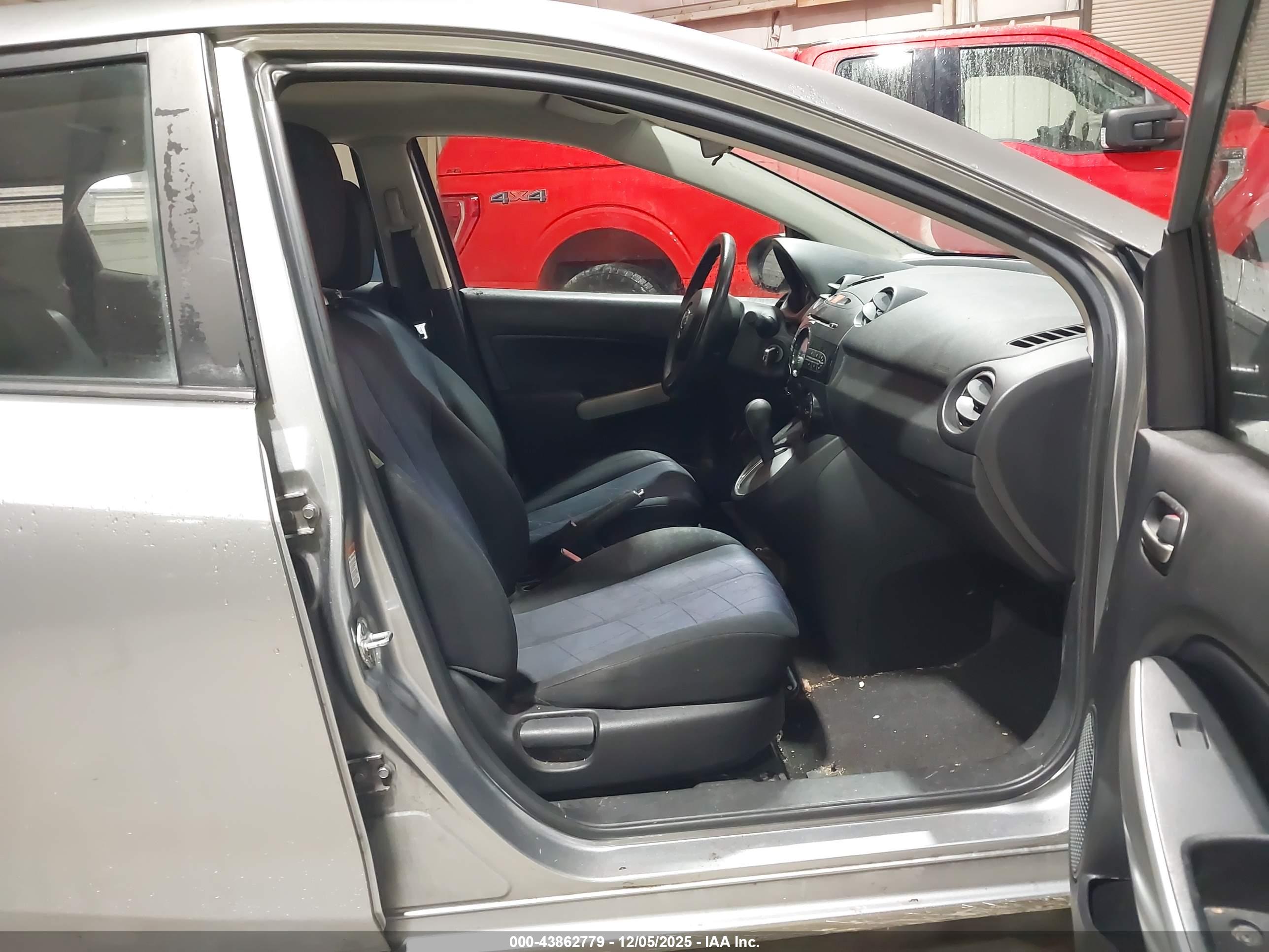 MAZDA MAZDA2 image 5
