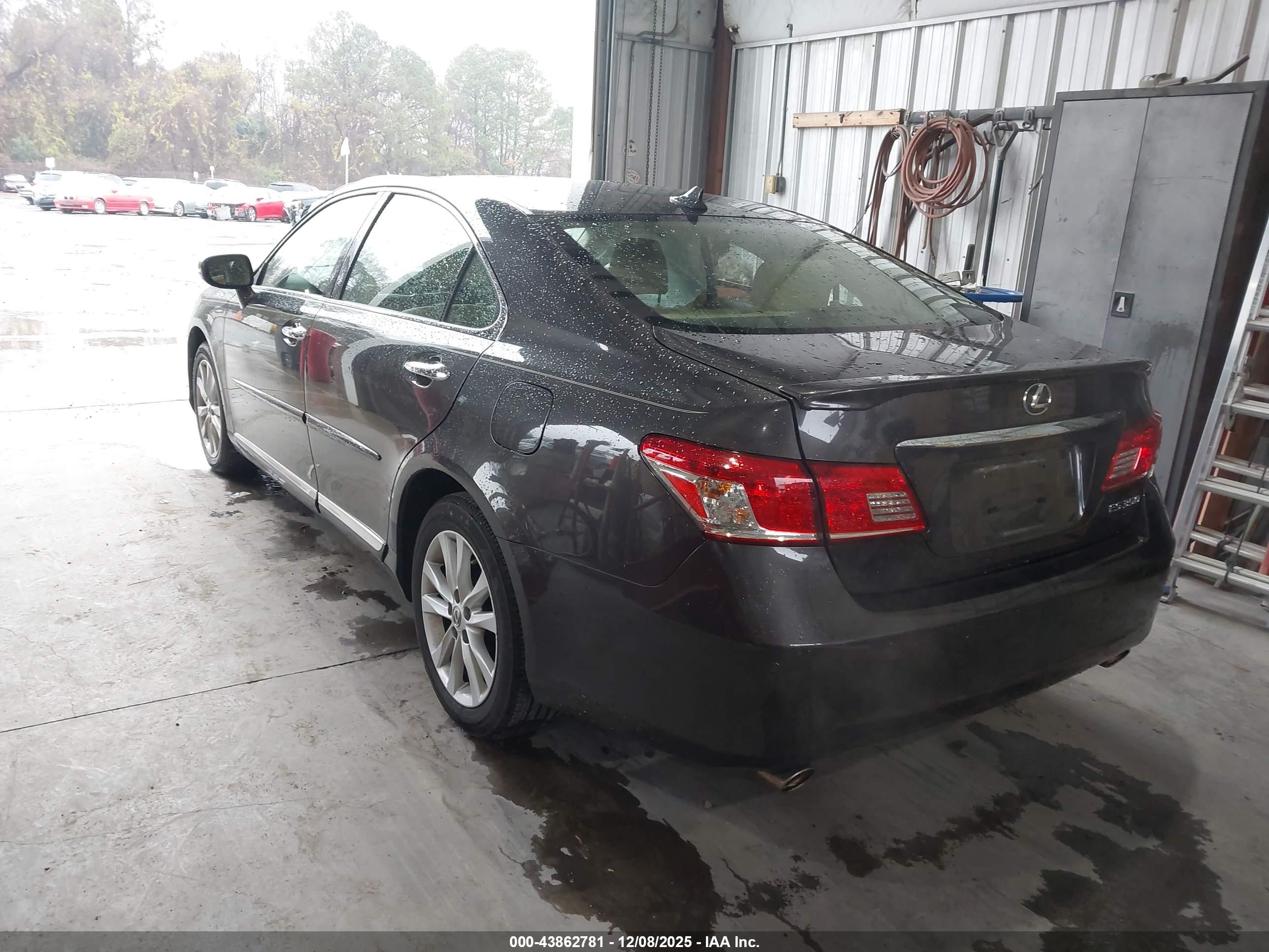 LEXUS ES image 3