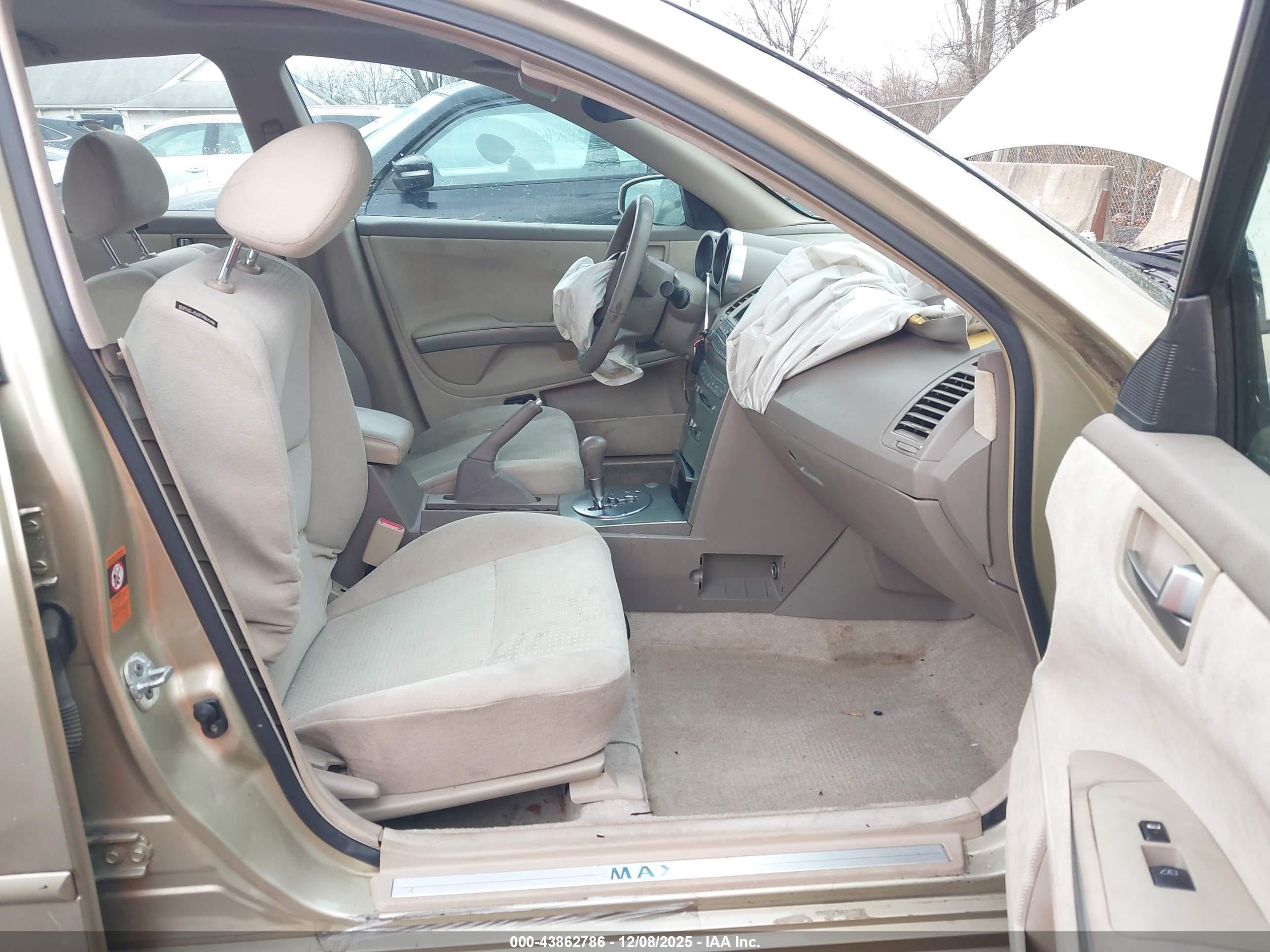NISSAN MAXIMA image 5