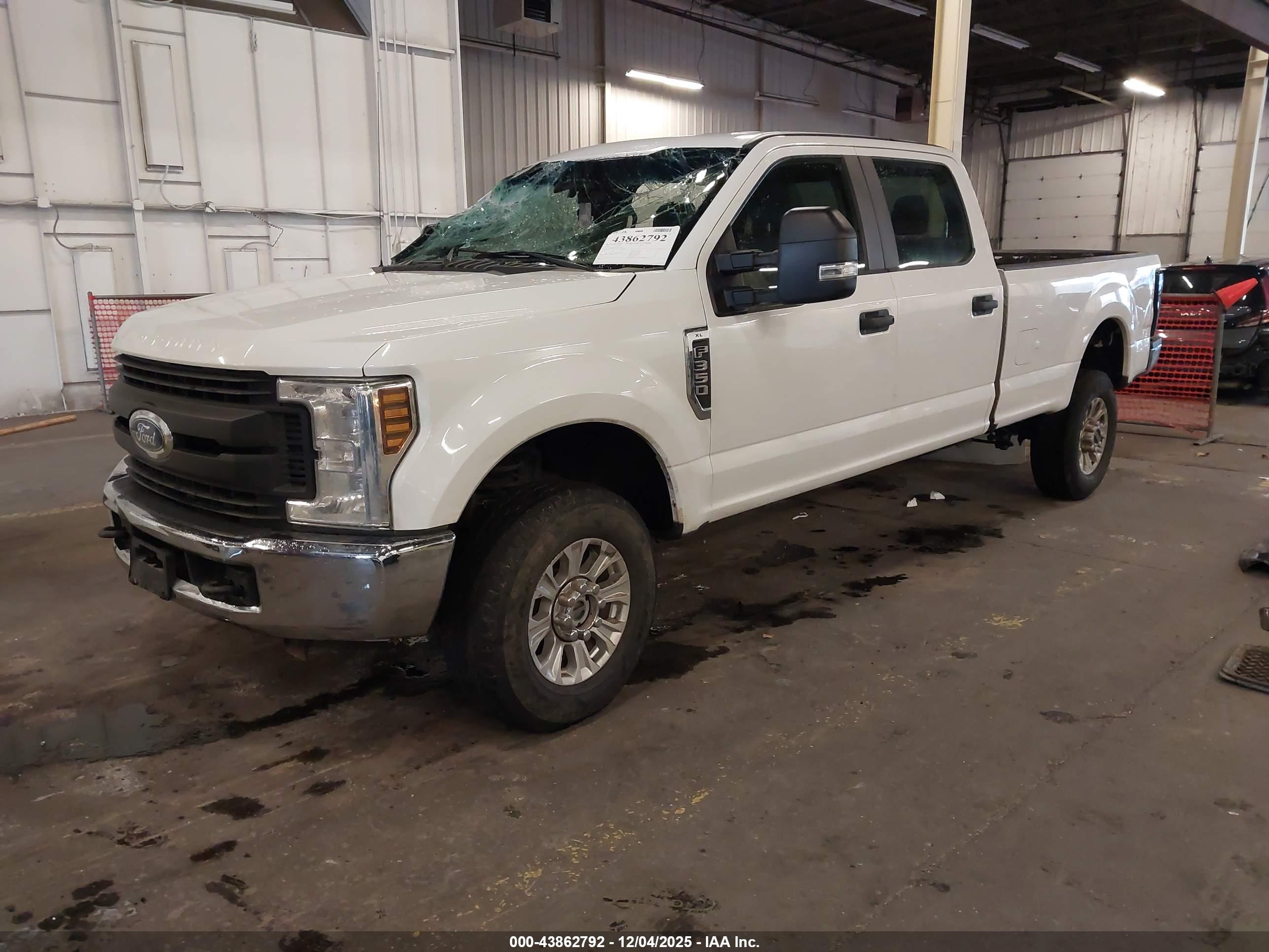 FORD F-350 image 2