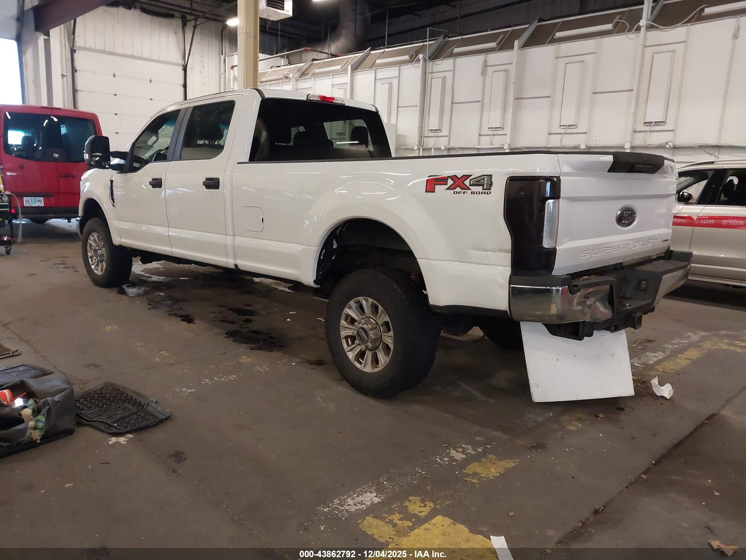 FORD F-350 image 3