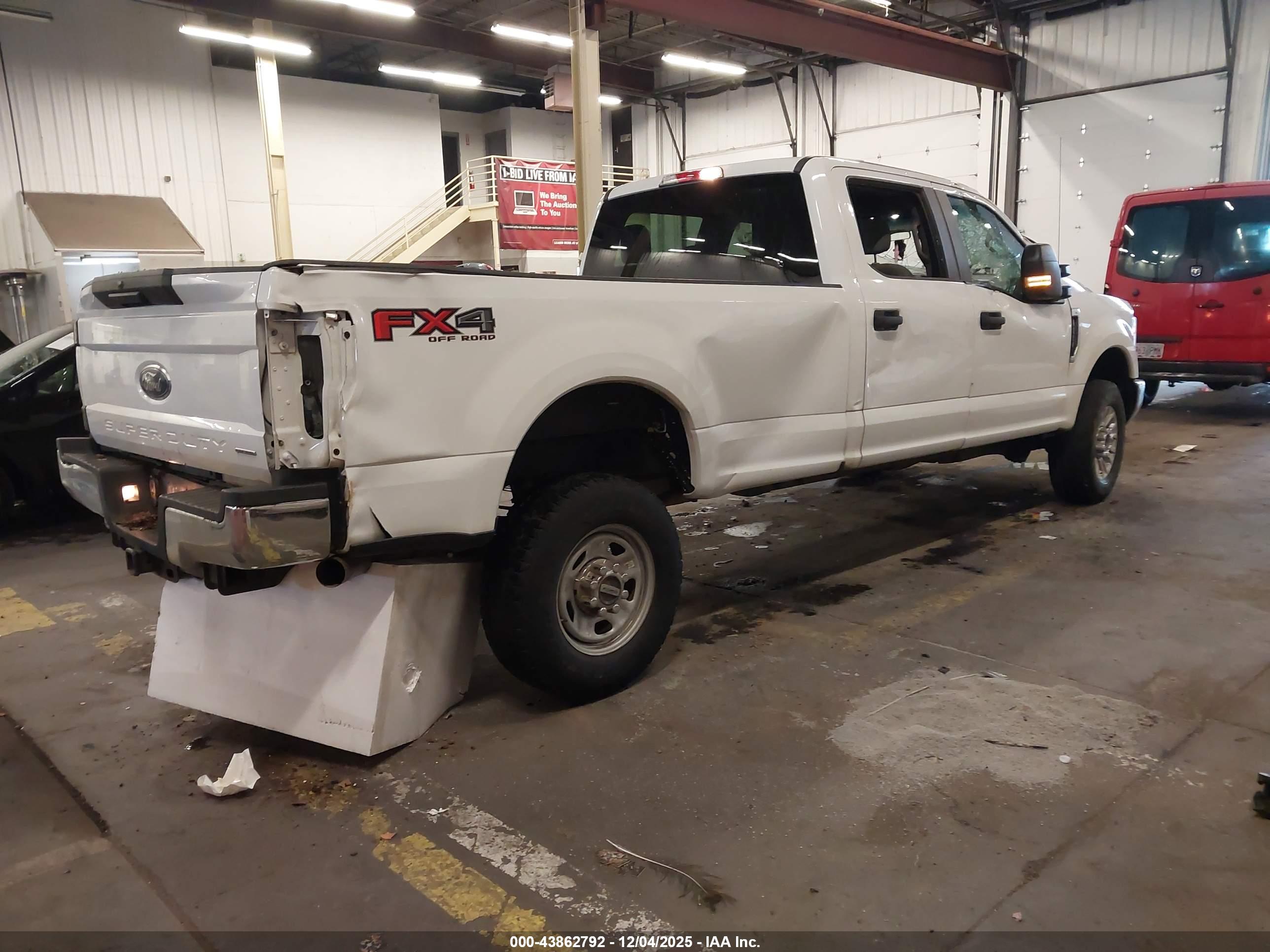 FORD F-350 image 4