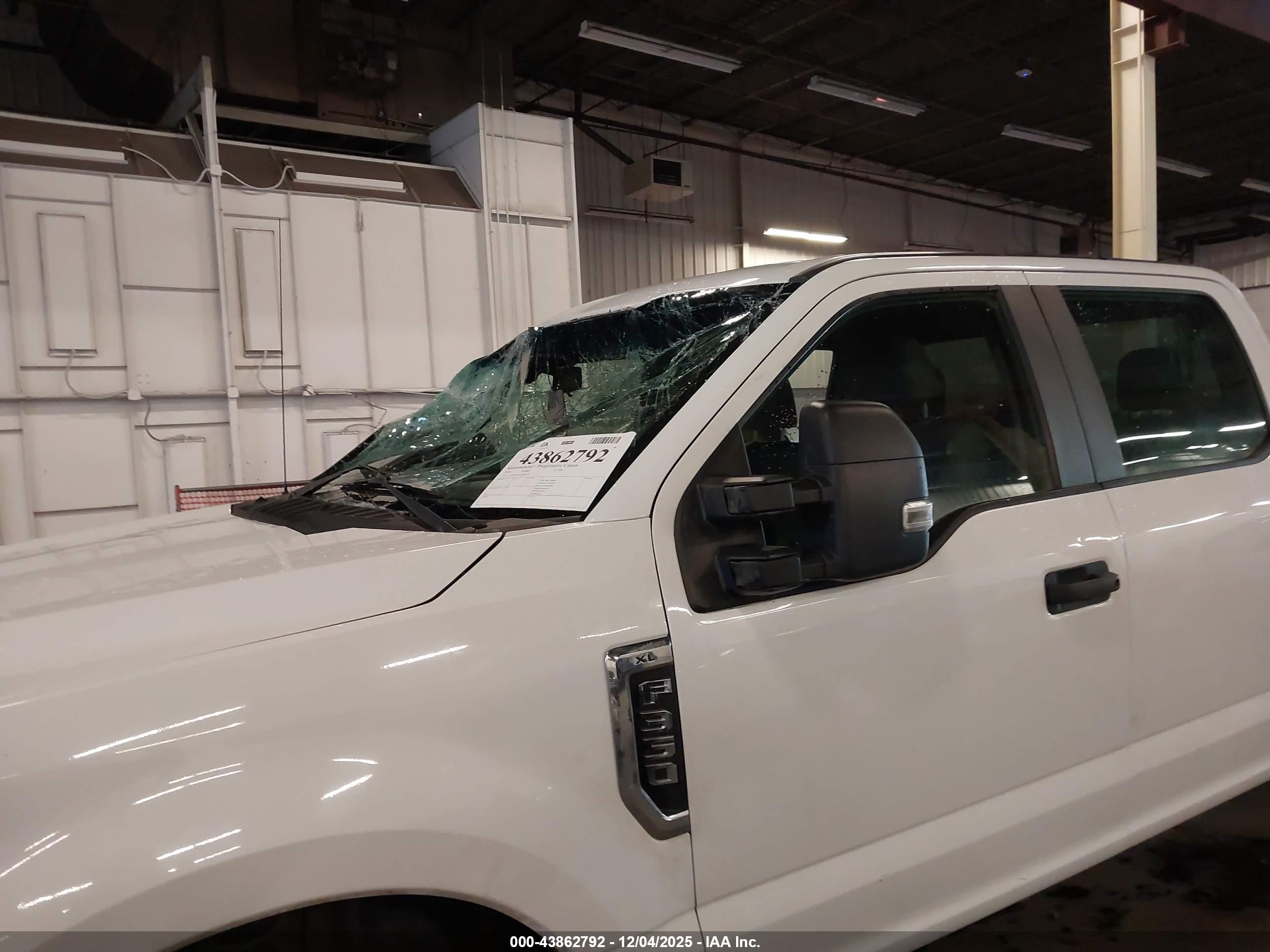 FORD F-350 image 6